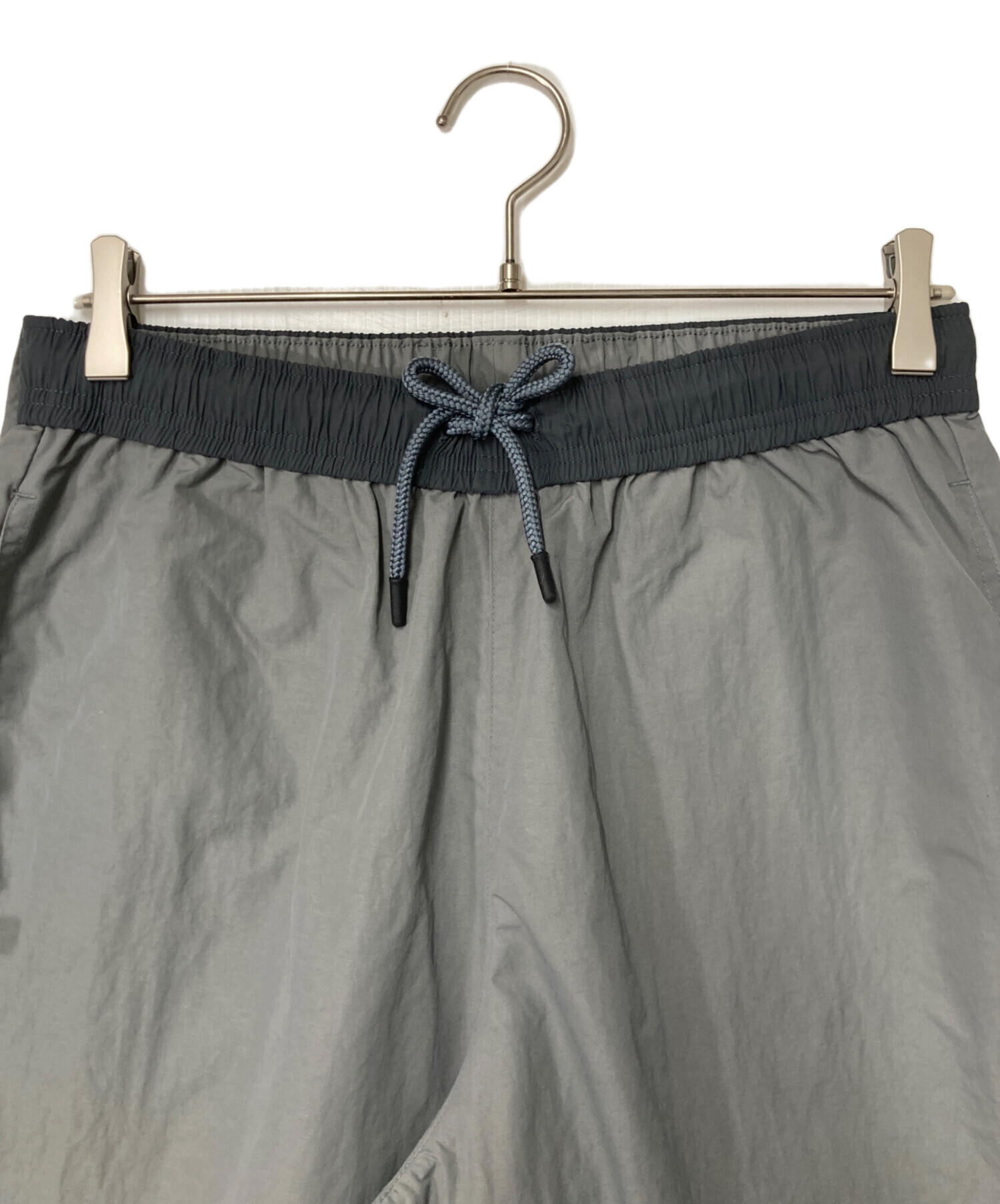 中古・古着通販】DESCENDANT (ディセンダント) ナイロンパンツ グレー