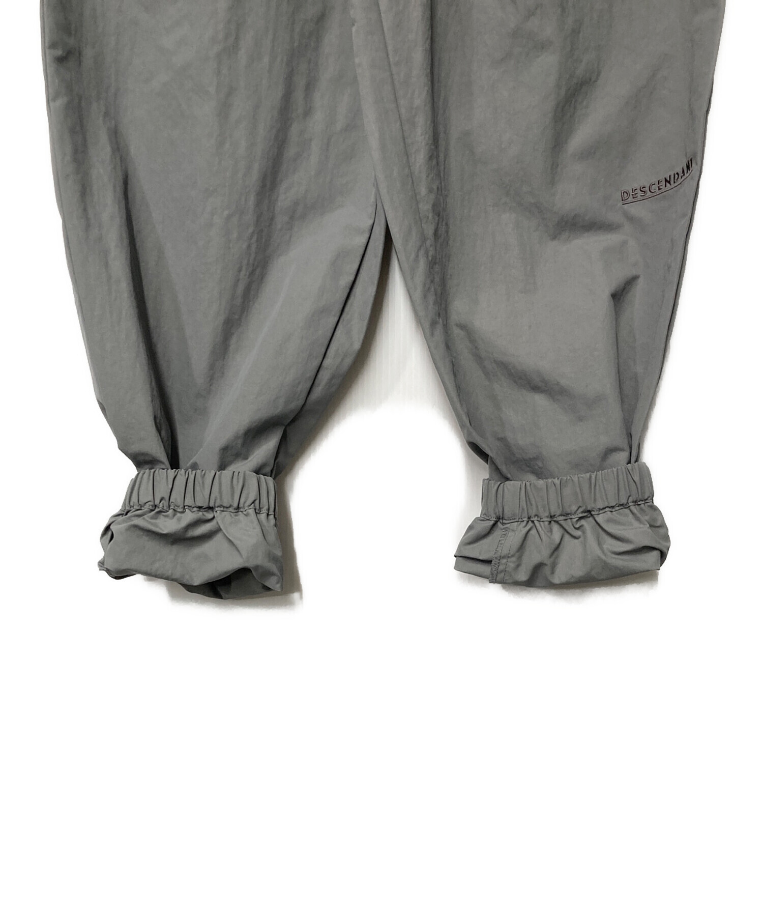 中古・古着通販】DESCENDANT (ディセンダント) ナイロンパンツ グレー