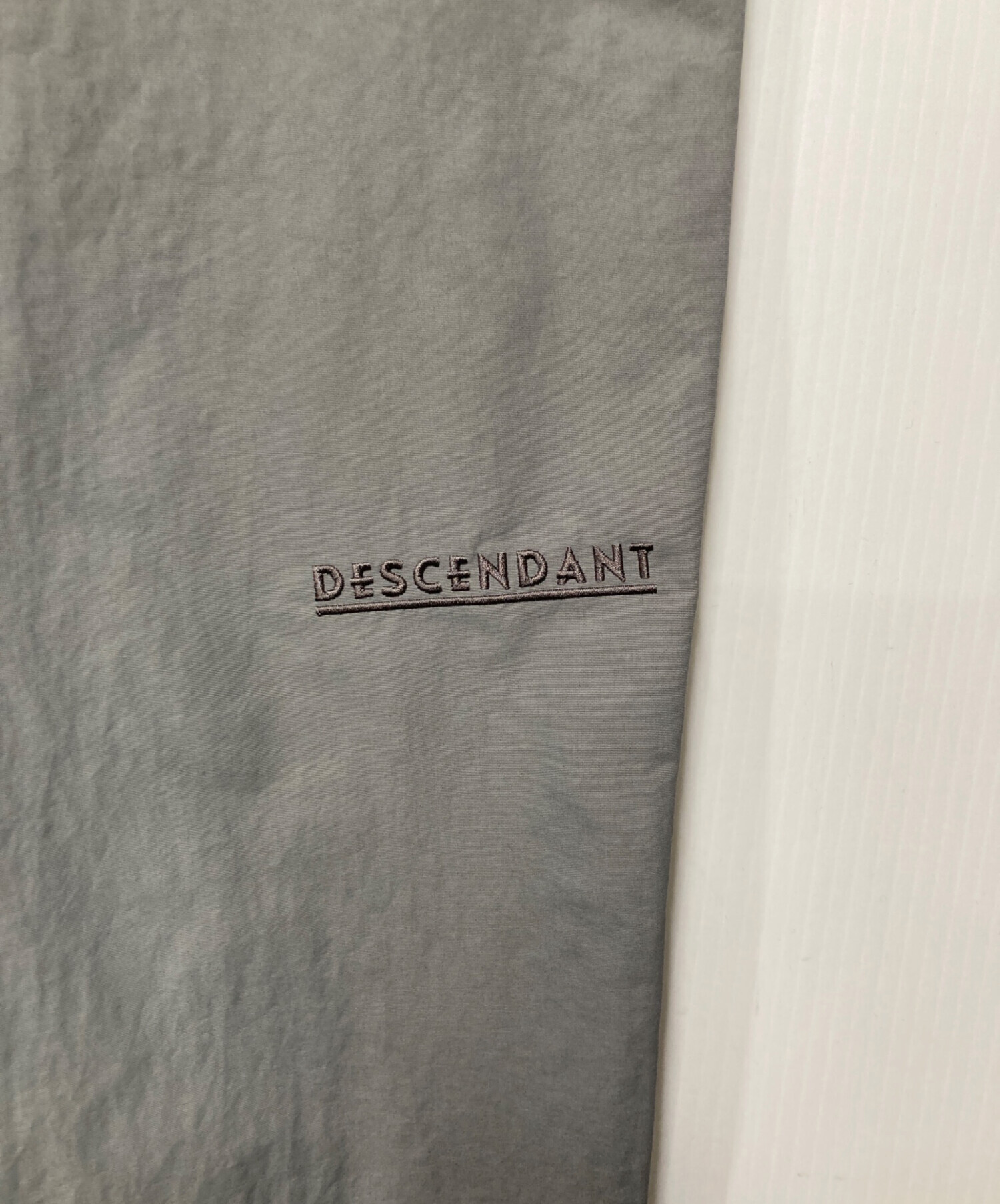 中古・古着通販】DESCENDANT (ディセンダント) ナイロンパンツ グレー