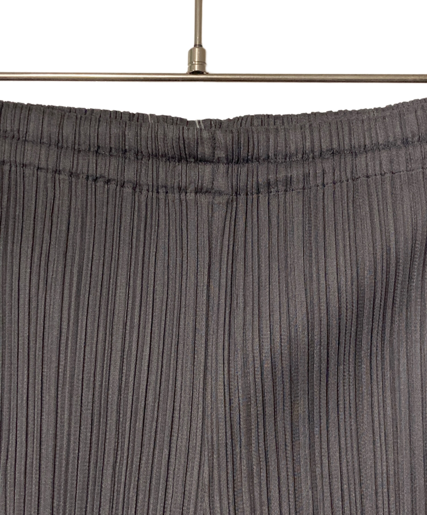 PLANTS PLEASE プリーツカジュアルパンツ グレー PLEATS PLEASE ISSEY MIYAKE パンツ(ダークグレー)