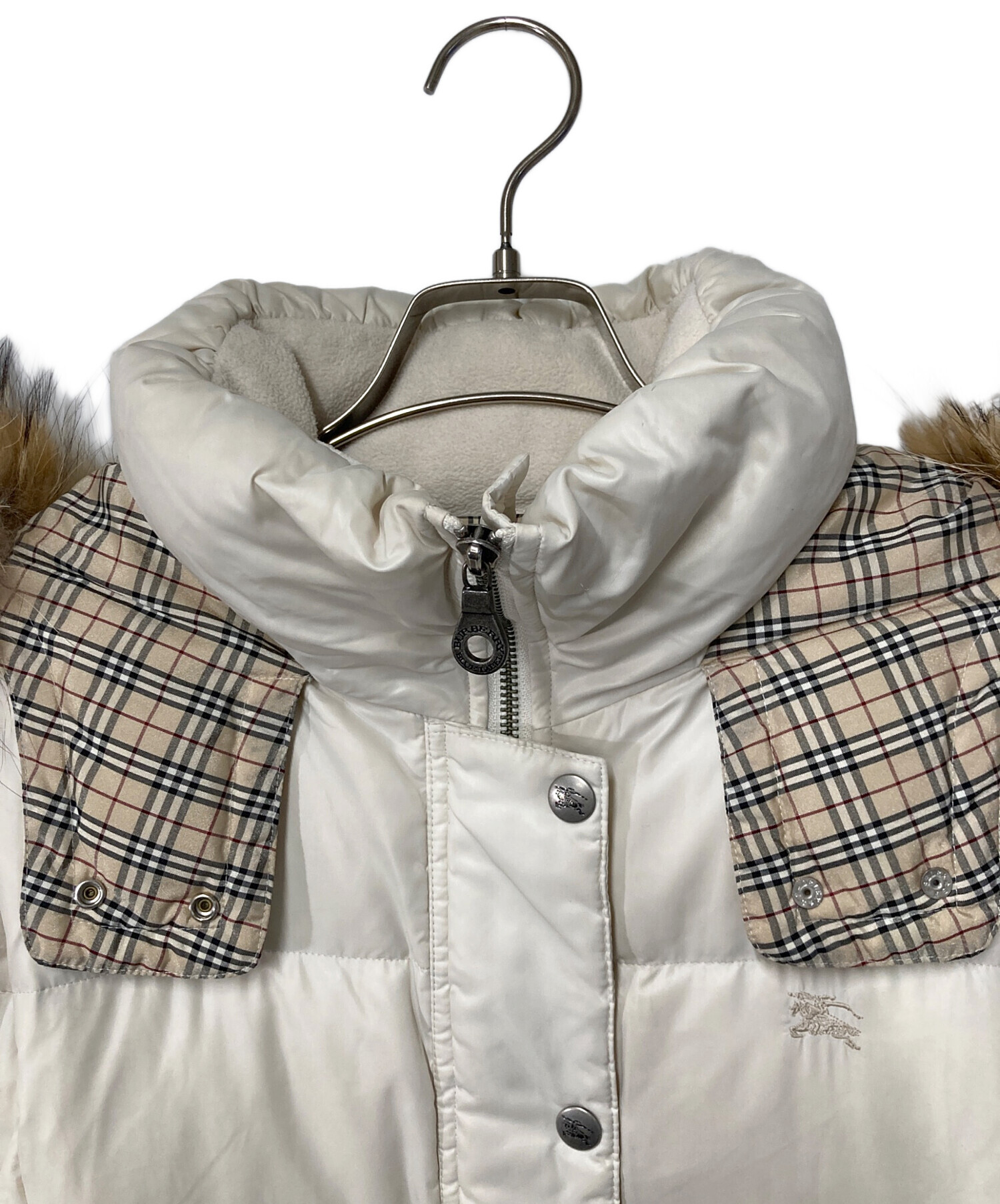 バーバリー のダウン　白　ブルーレーベル バーバリー ブルーレーベル ファー ダウンジャケット ダウンコート
