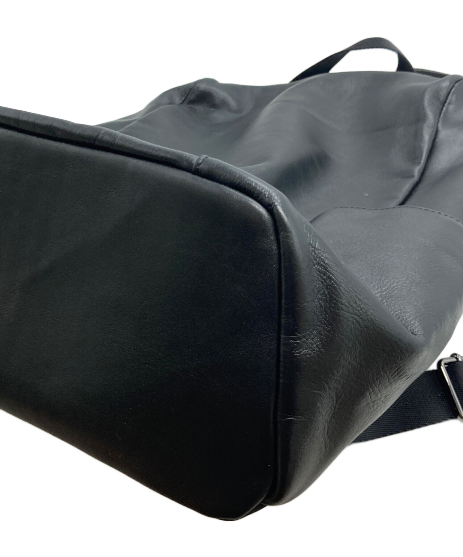 ear PAPILLONNERブラック バックパック 中古・古着通販】ear PAPILLONNER (イアパピヨネ) レザーバックパック