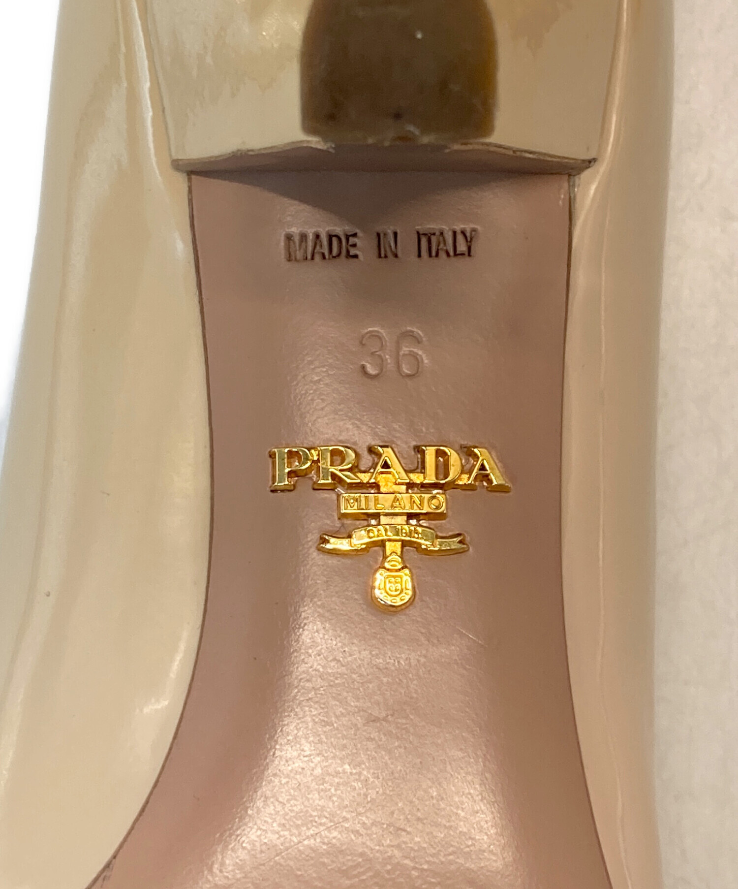 中古・古着通販】PRADA (プラダ) Travertino ポインテッドトゥパンプス 中古・古着通販】PRADA (プラダ) Travertino ポインテッドトゥパンプス