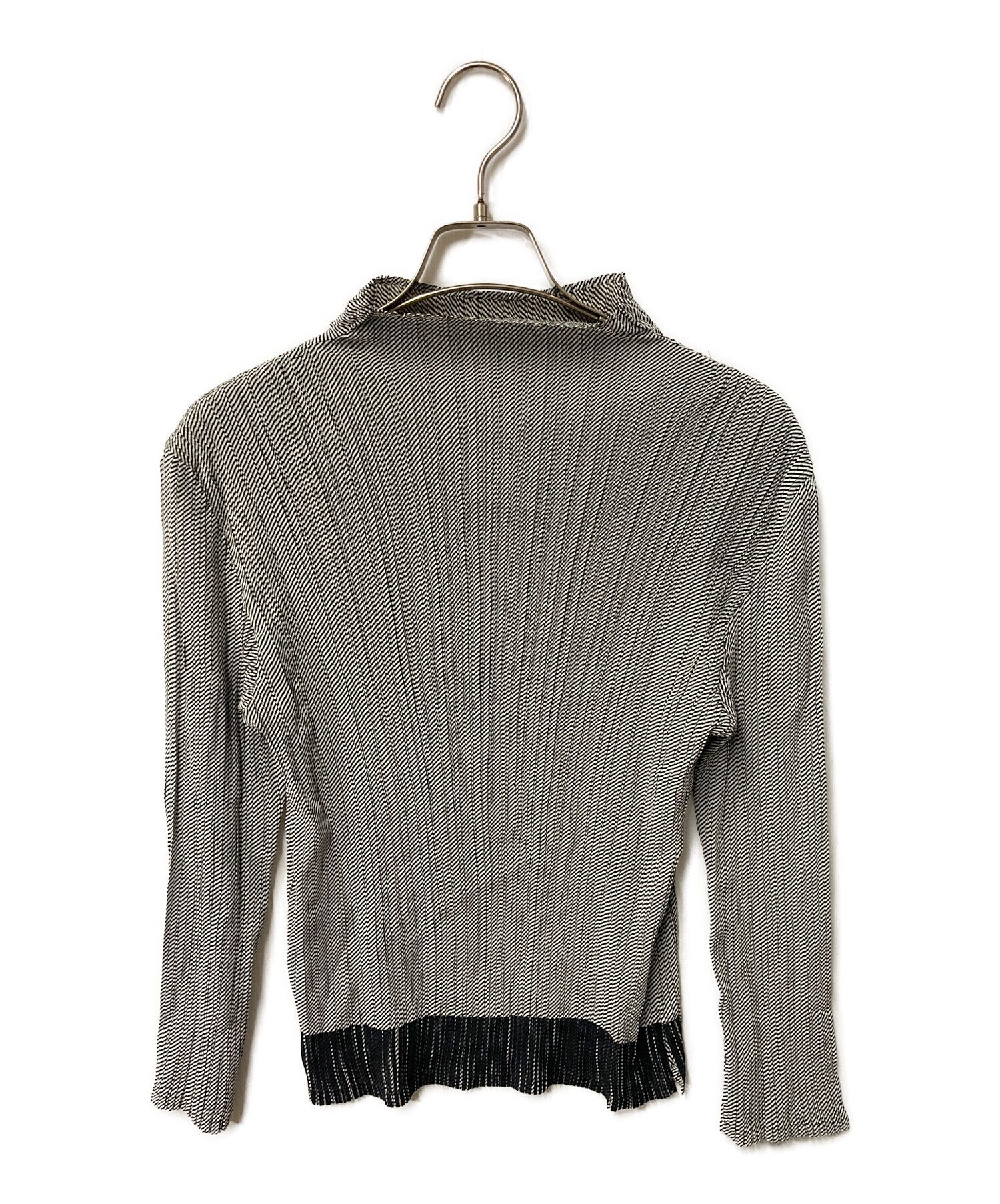 【美品】ISSEY MIYAKE FETE ハイネックカットソー プリーツ M 中古・古着通販】ISSEY MIYAKE FETE (イッセイミヤケフェット