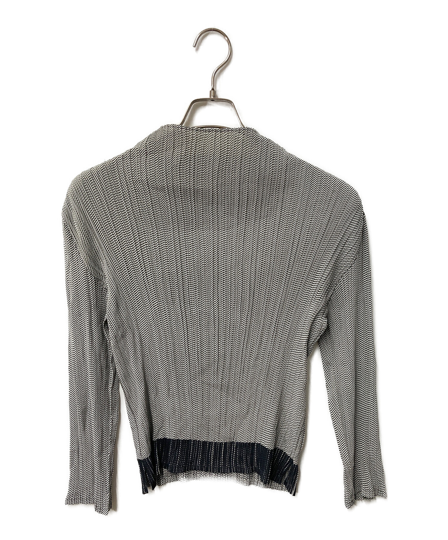 ISSEY MIYAKE FÊTE グレー タートルネック 3 中古・古着通販】ISSEY MIYAKE FETE (イッセイミヤケフェット