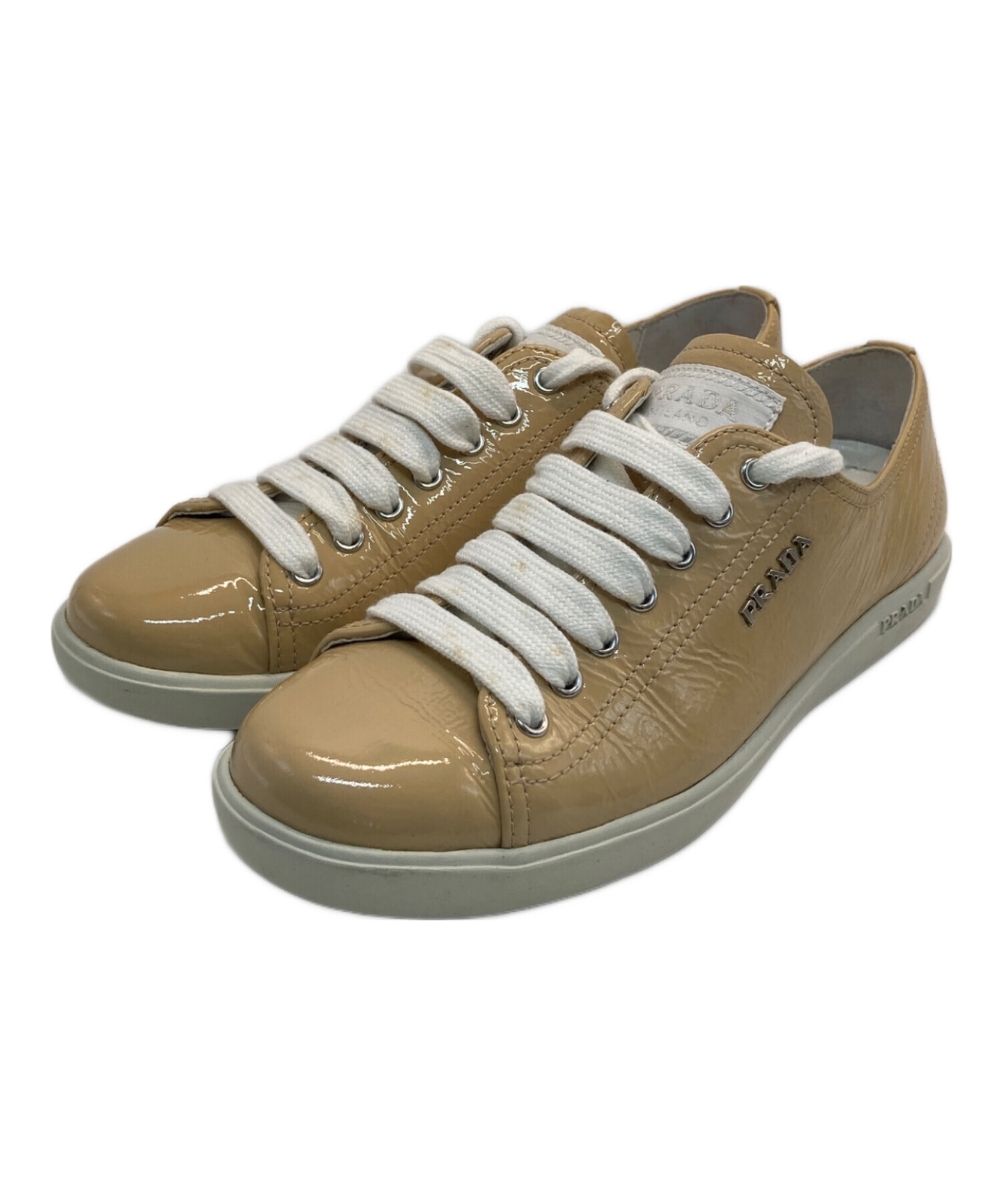 中古・古着通販】PRADA (プラダ) エナメルスニーカー ベージュ サイズ