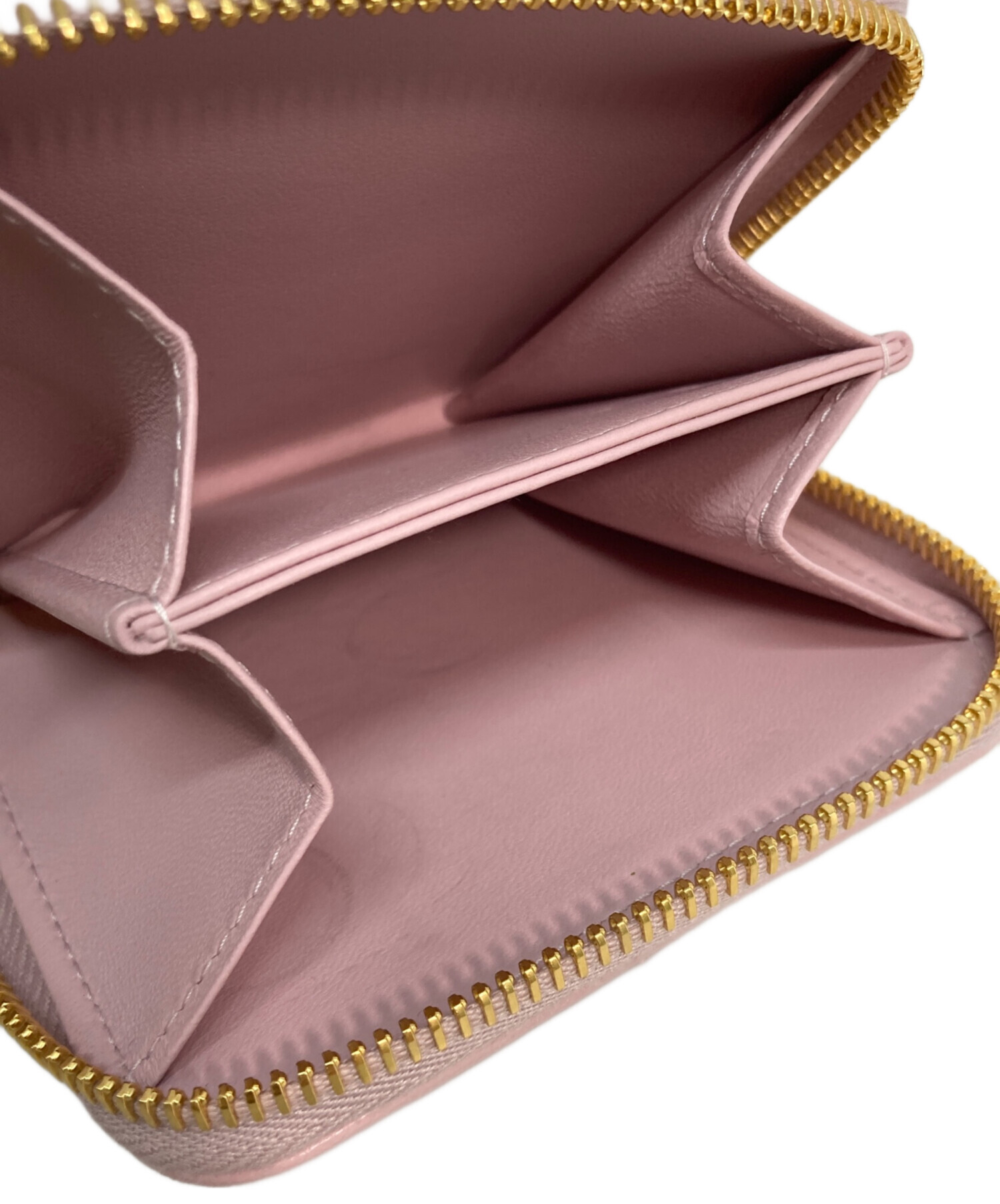 MIU MIUのピンクのマテラッセのミニ財布　中古 中古・古着通販】MIU MIU (ミュウミュウ) マテラッセ 2つ折り財布