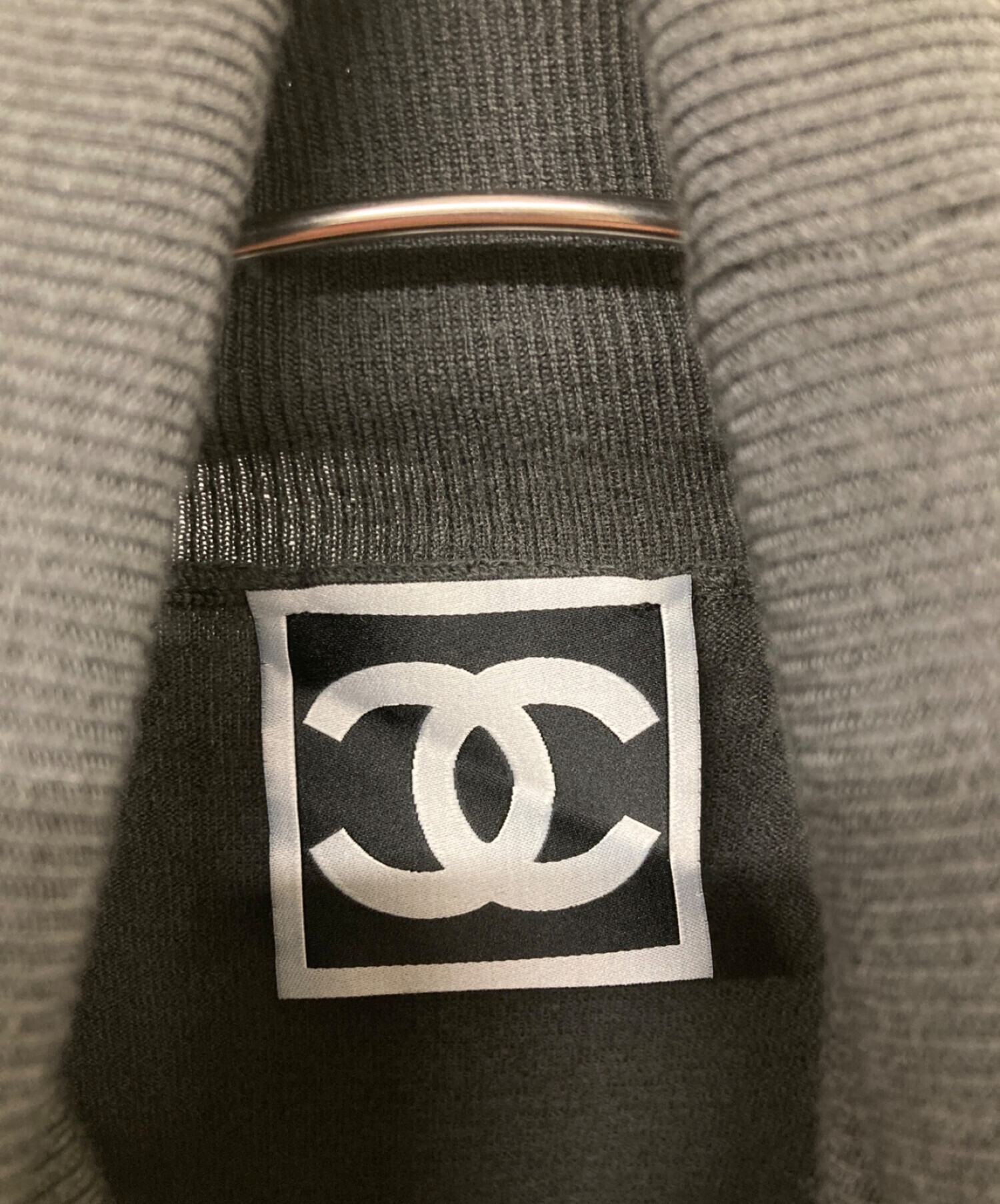 CHANEL シャネル　ココマーク　タートルネック　サイズ38 中古・古着通販】CHANEL (シャネル) 袖ココマークタートルネックニット