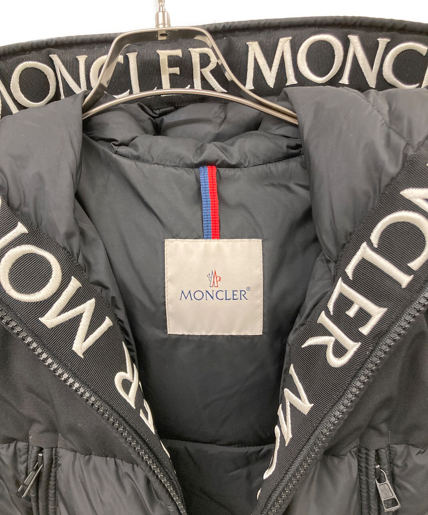 【値下げ中12/20まで】MONCLER ブラックダウンジャケット　モンクラー1 MONCLER Montcla ショートダウンジャケット DHL送料込み (MONCLER