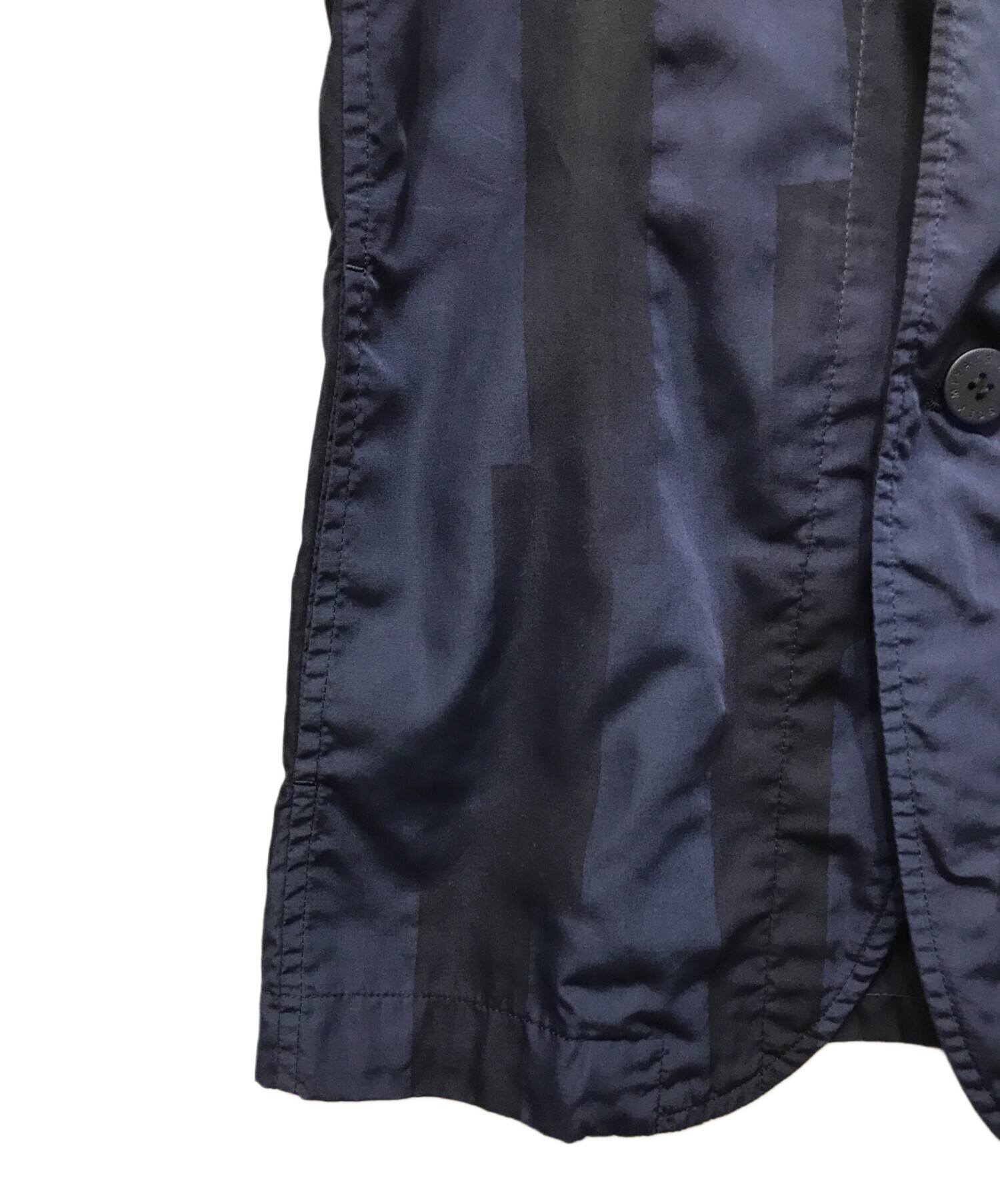 ISSEY MIYAKE ネイビーストライプジャケット 2 ISSEY MIYAKE ネイビーストライプジャケット 2 【公式通販】