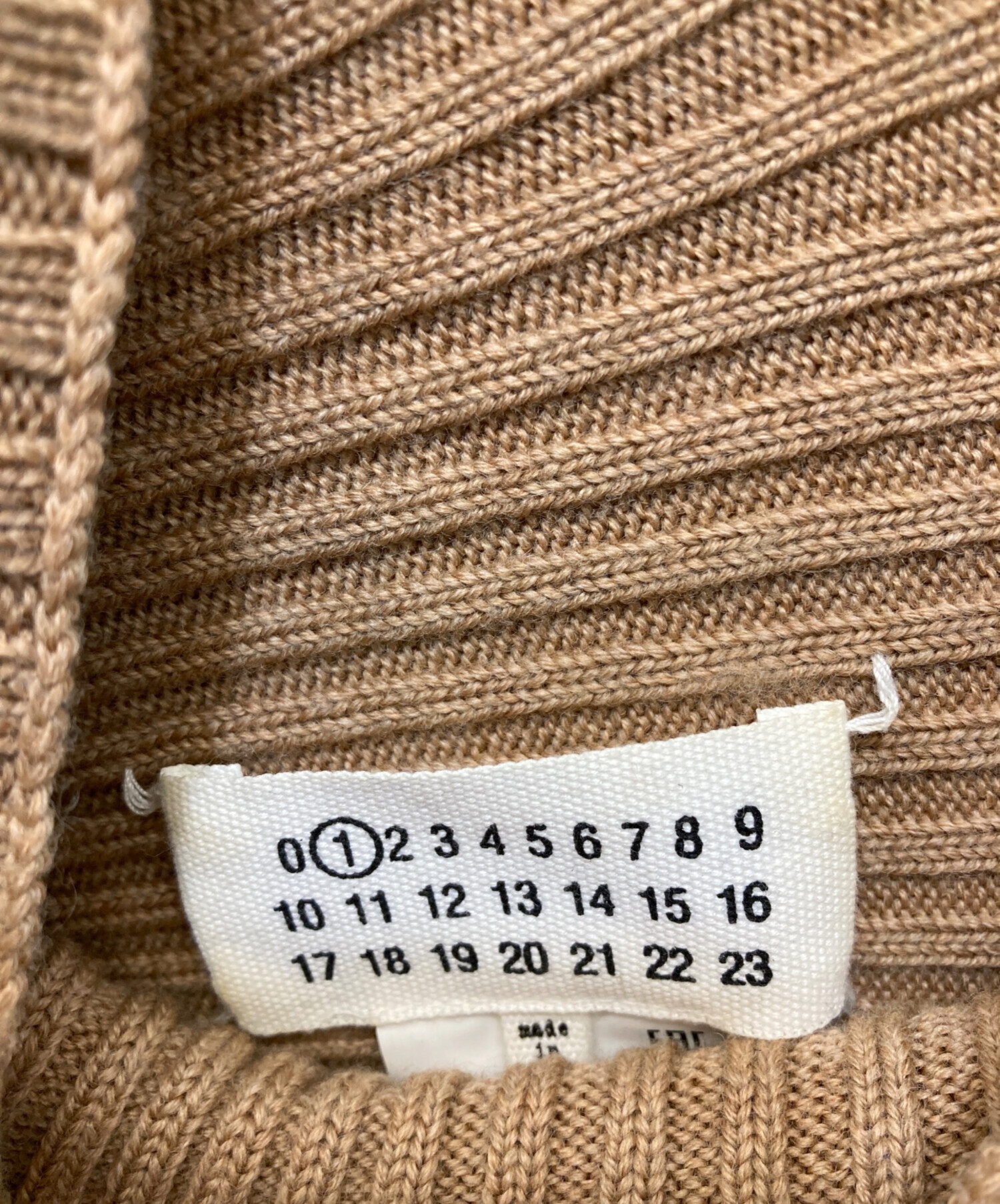 Maison Margiela メゾンマルジェラ タートルネックニット ベージュ Maison Margiela メゾンマルジェラ タートルネックニット ベージュ