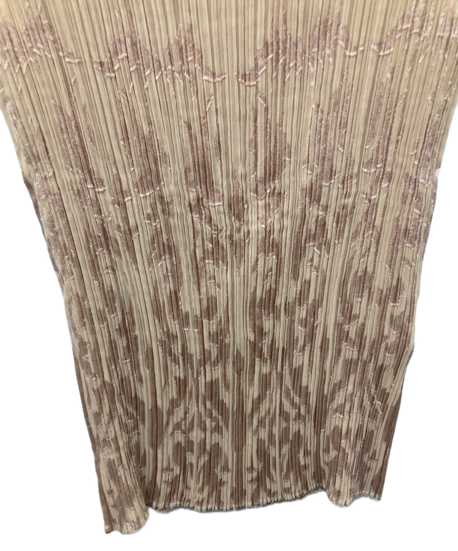 イッセイミヤケ ホワイトレーベル プリーツ ノースリーブ カットソー【中古】 中古・古着通販】ISSEY MIYAKE white label (イッセイミヤケホワイト