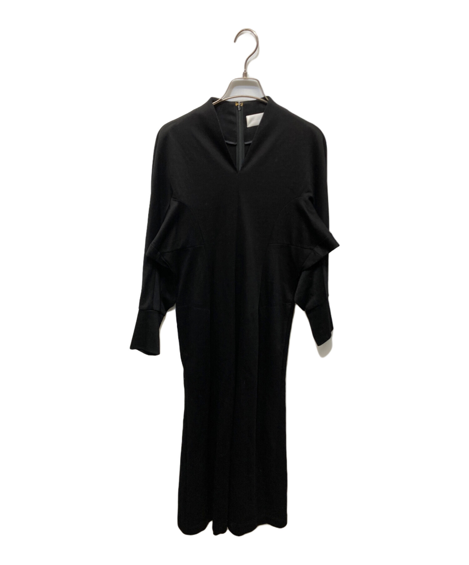 中古・古着通販】mame kurogouchi (マメクロゴウチ) V-Neck Classic