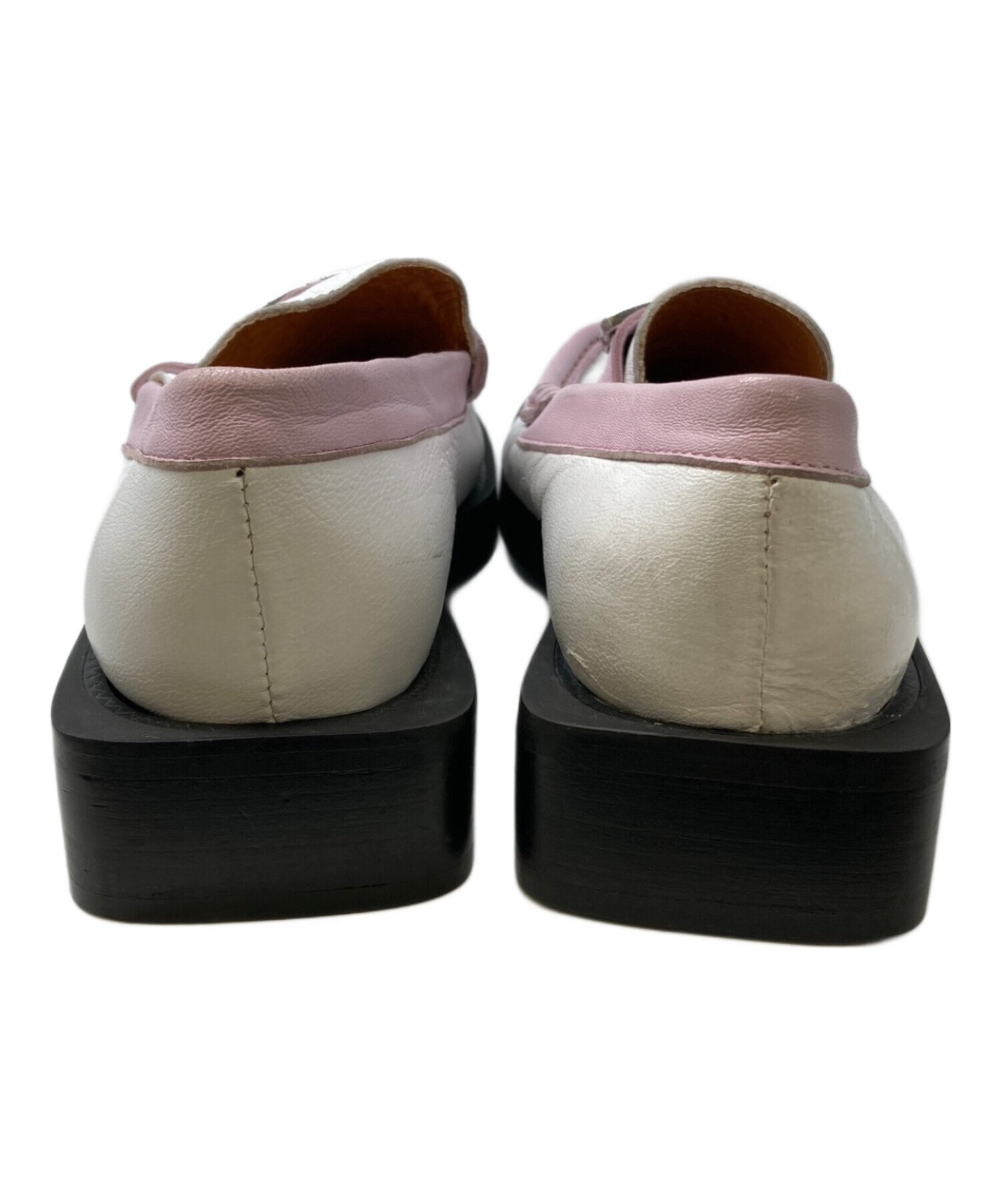 中古・古着通販】Ganni (ガニー) スタッズロゴ付ローファー ホワイト