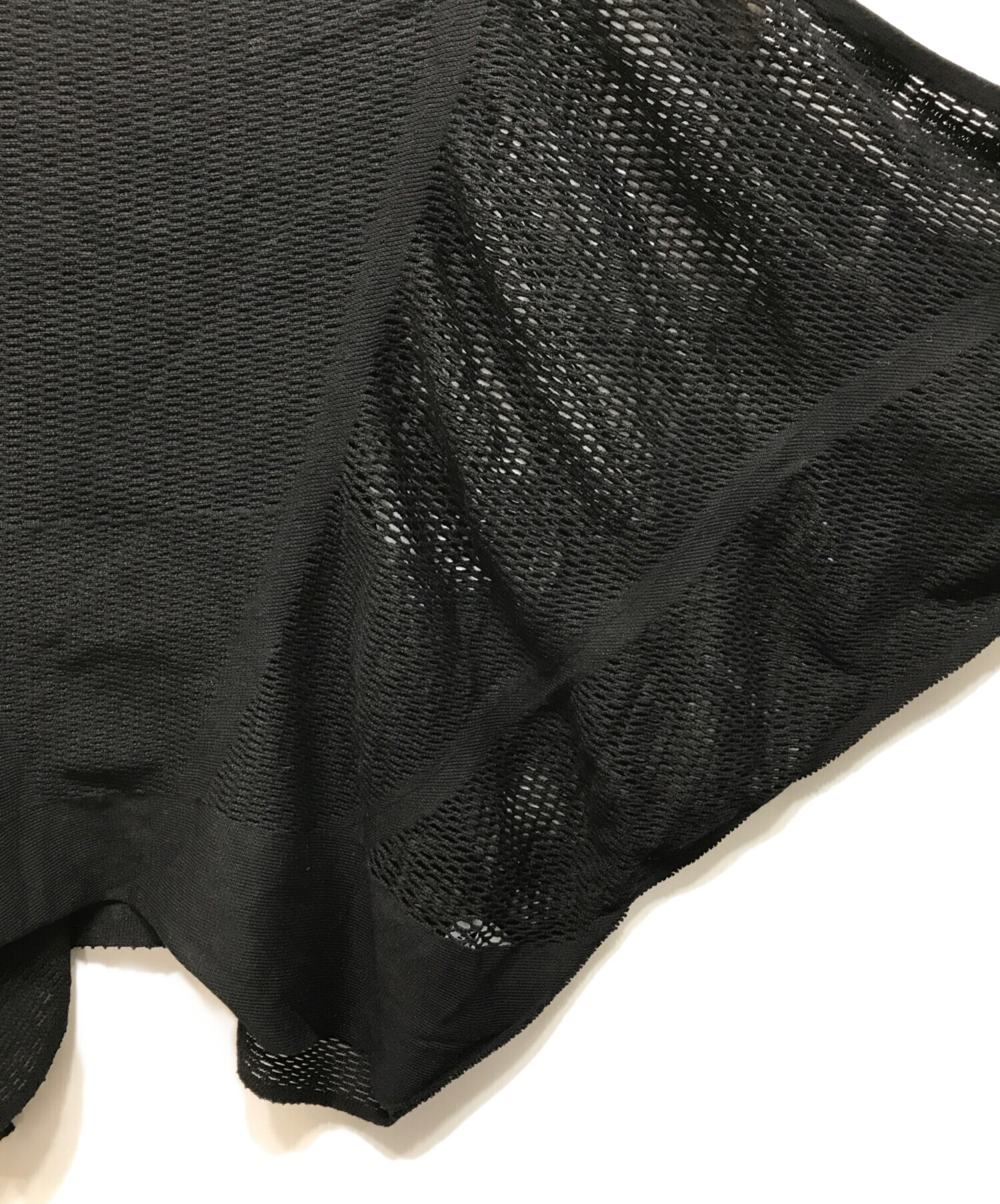 イッセイミヤケ　インナーメッシュジップコットンスカート　ブラック　Sサイズ 中古・古着通販】ISSEY MIYAKE (イッセイミヤケ) カッティングメッシュ