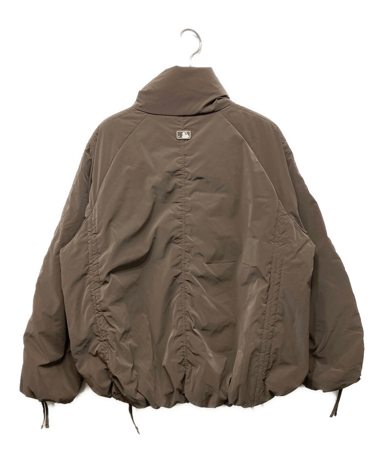 中古・古着通販】MLB (エムエルビー) Crop Basic Curve Padding CLE 