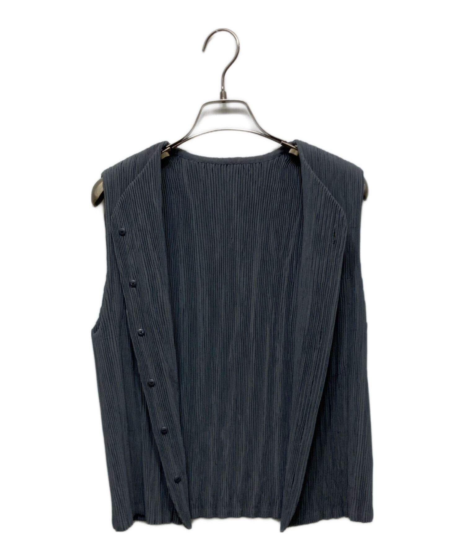 ISSEY MIYAKE ブラック プリーツベスト 中古・古着通販】ISSEY MIYAKE (イッセイミヤケ) プリーツベスト
