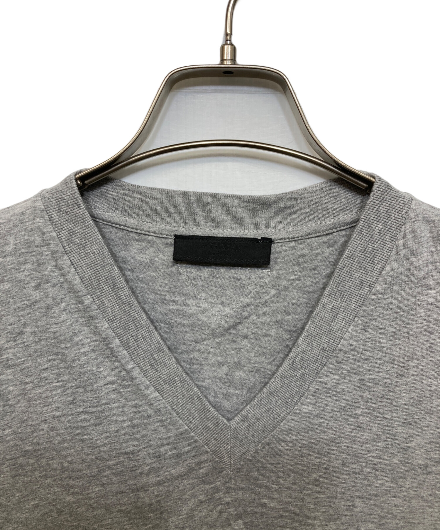 【PRADA】メンズグレー Vネック Tシャツ3枚セット 中古・古着通販】PRADA (プラダ) V Neck Cotton Tee ACU1 UJM493