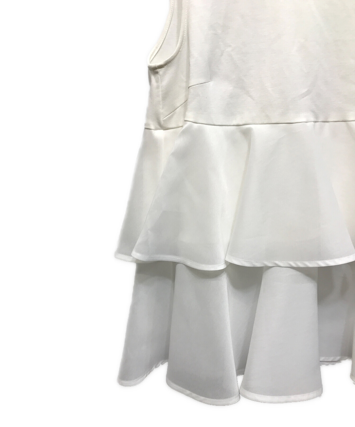 タグ有り♡heveフリルスリーブ ホワイト トップス 中古・古着通販】Heve (ヘイヴ) オーガンジーフリルトップス ホワイト