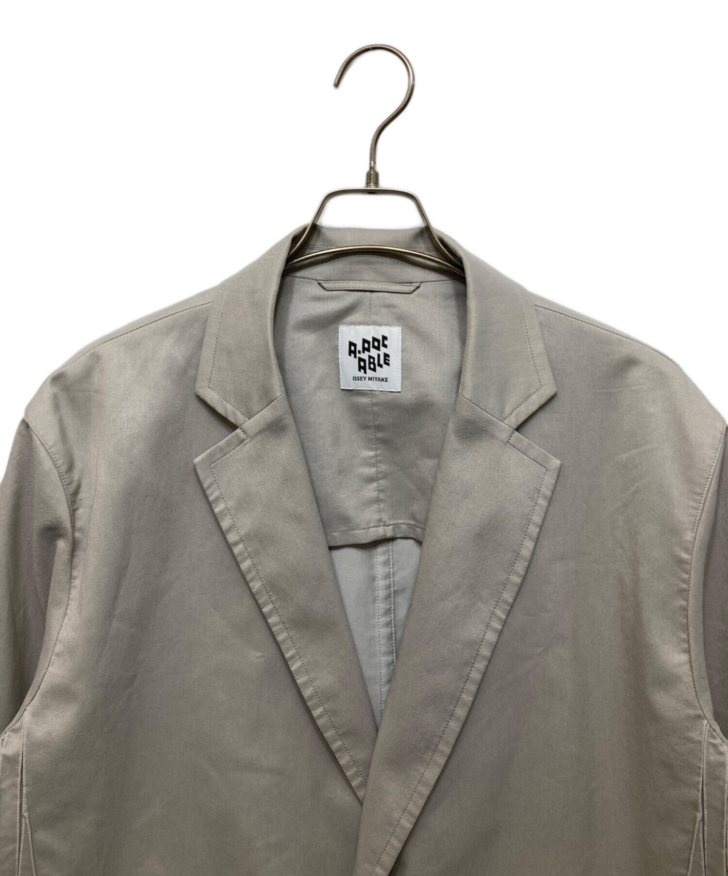 イッセイミヤケ エイポック コート アイテムのご紹介「TYPE-U」 – isseymiyake.com