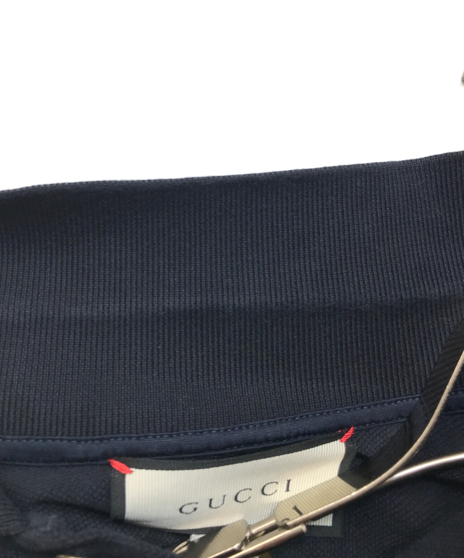 GUCCI ピラミッドスタッズポロシャツ ネイビー Sサイズ 中古・古着通販】GUCCI (グッチ) スタッズ刺繍ポロシャツ ネイビー