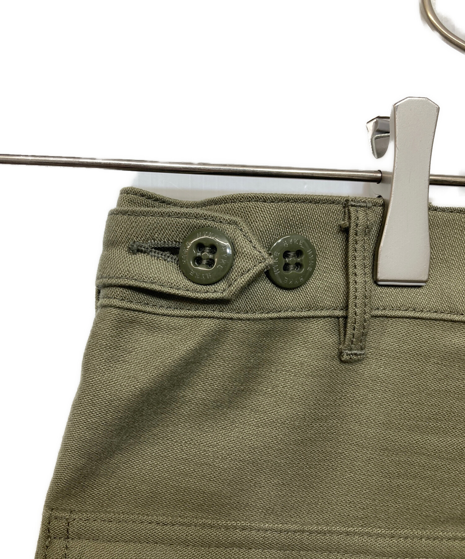中古・古着通販】HYKE (ハイク) BACK SATIN BAKER PANTS カーキ サイズ