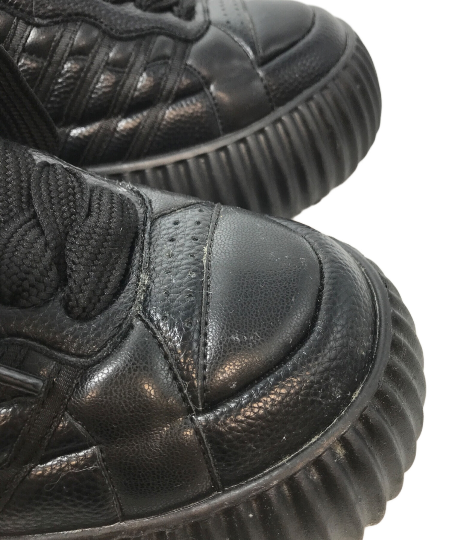 YELLO PUG SNEAKER Black,Sサイズ 中古・古着通販】YELLO (イエロ) PUG SNEAKERS ブラック サイズ:M