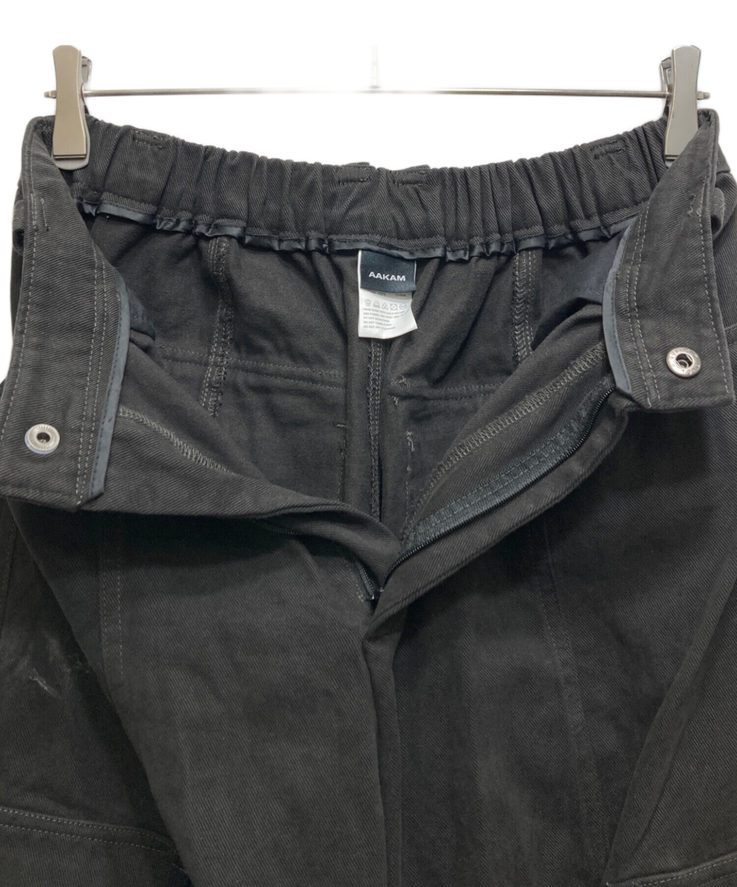 中古・古着通販】AAKAM (アーカム) 98 Knee Pin-Tuck Contrast Cargo