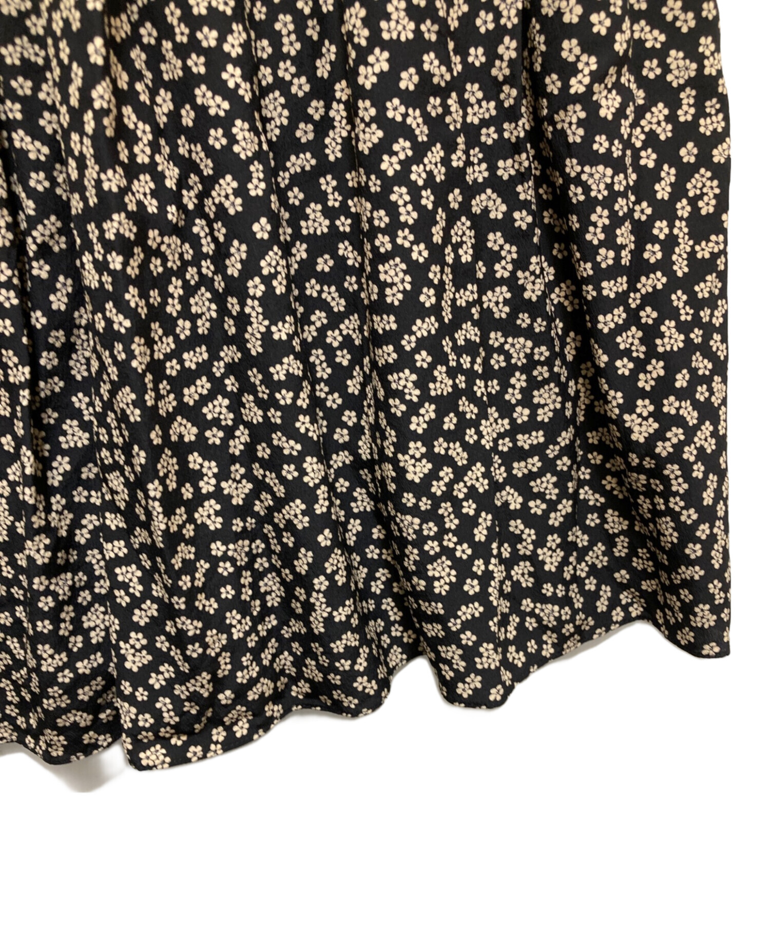 中古・古着通販】CELINE (セリーヌ) 花柄シルク ミディ プリーツ