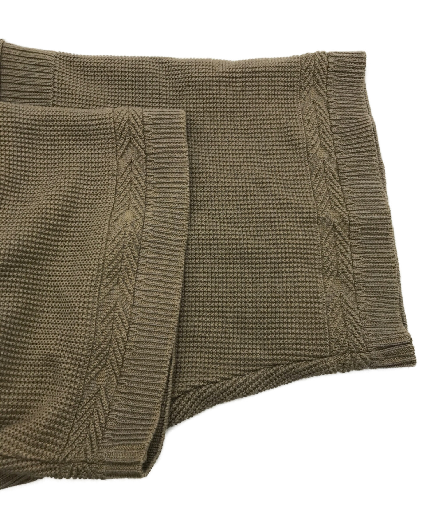 YASHIKI Asasuzu Henley Knit