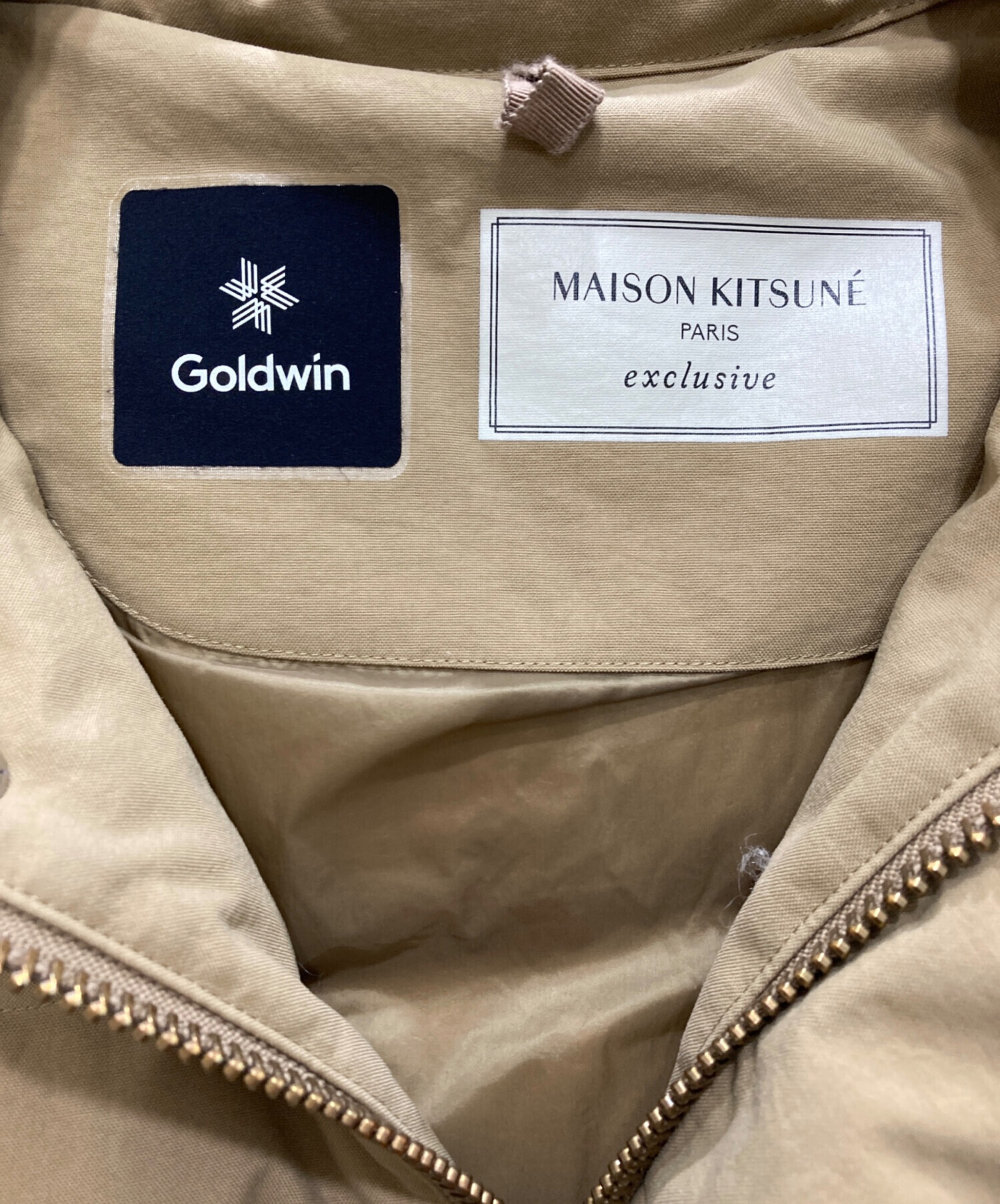 【値下交渉可】MAISON KITSUNÉ ベージュ ダウンジャケット メゾン キツネ×ゴールドウイン“クレイベージュ”ダウンジャケット2型