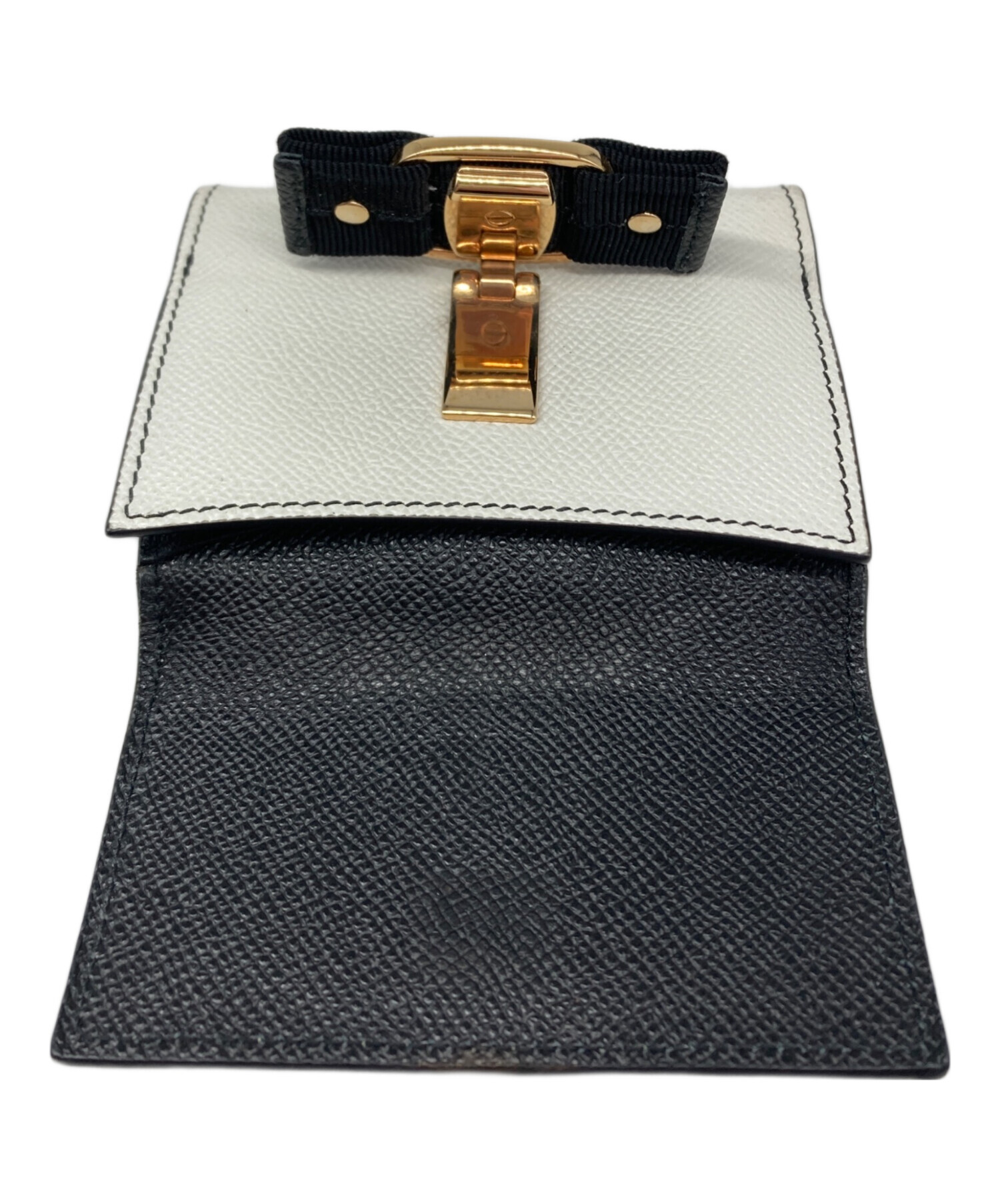 未使用 フェラガモ SALVATORE FERRAGAMO 二つ折財布 レザー サルバトーレフェラガモ Salvatore Ferragamo SALVATORE FERRAGAMO 二