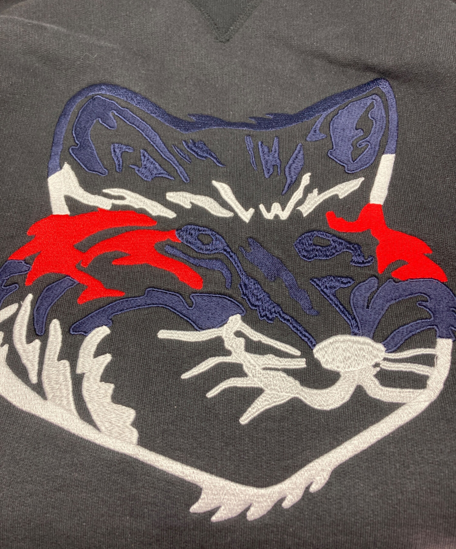 中古・古着通販】maison kitsune (メゾンキツネ) 刺繍スウェット 