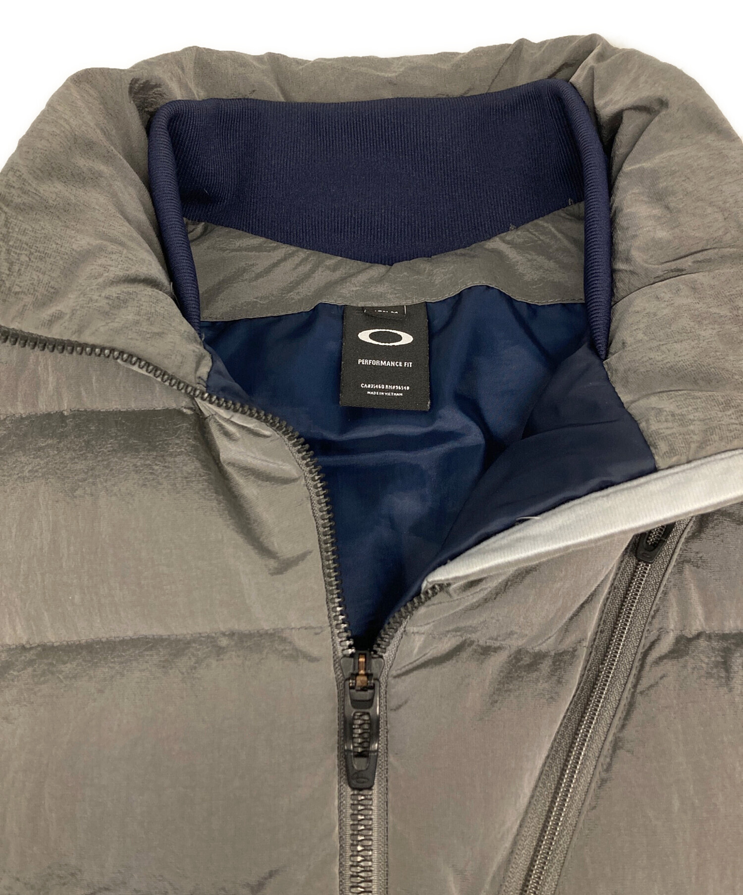 中古・古着通販】OAKLEY (オークリー) ダウンベスト グレー サイズ:JPN