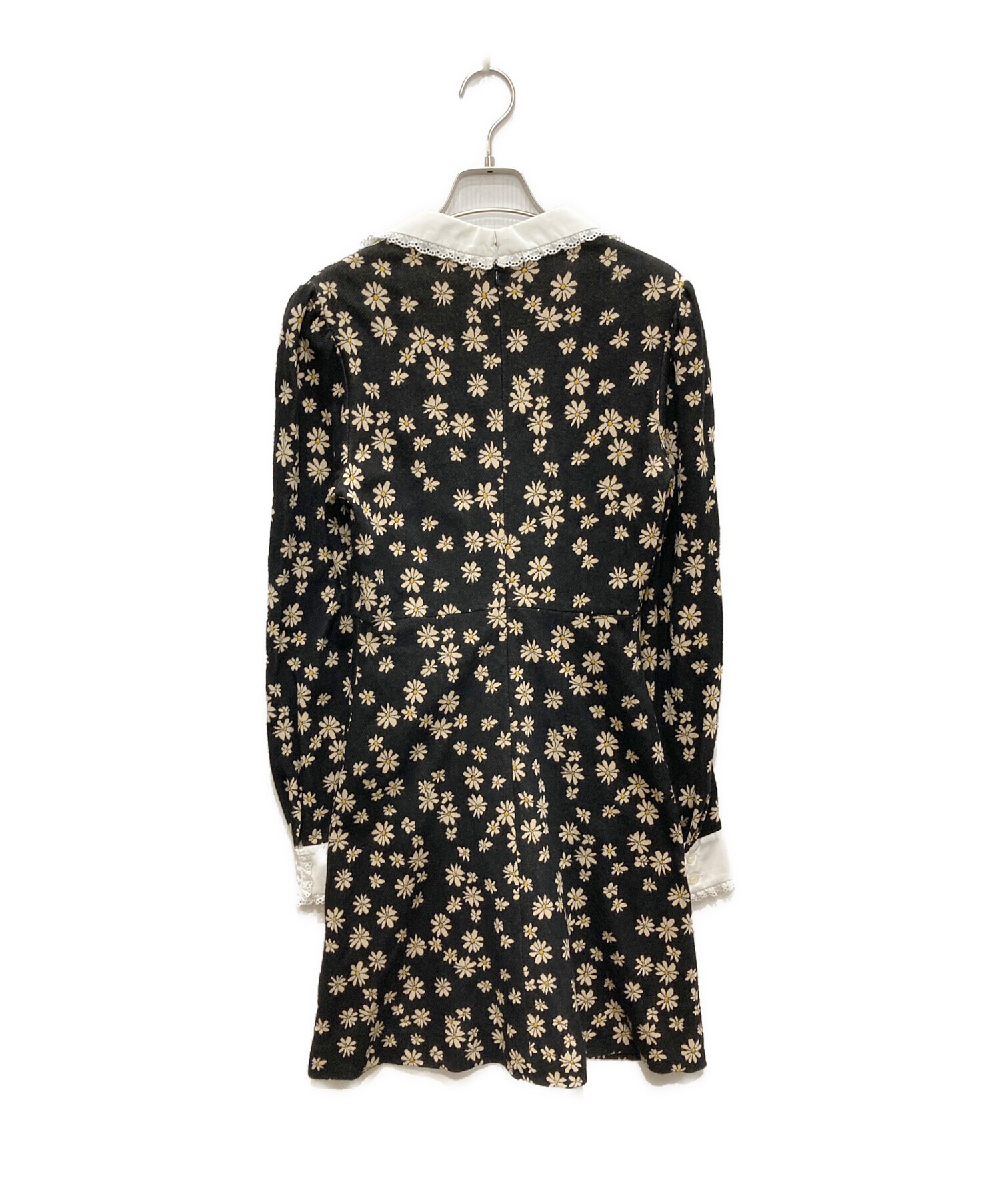 miu miu デイジー柄　花柄長袖ワンピース 黒　ブラック　フラワー 中古・古着通販】MIU MIU (ミュウミュウ) ビッグカラー デイジー柄