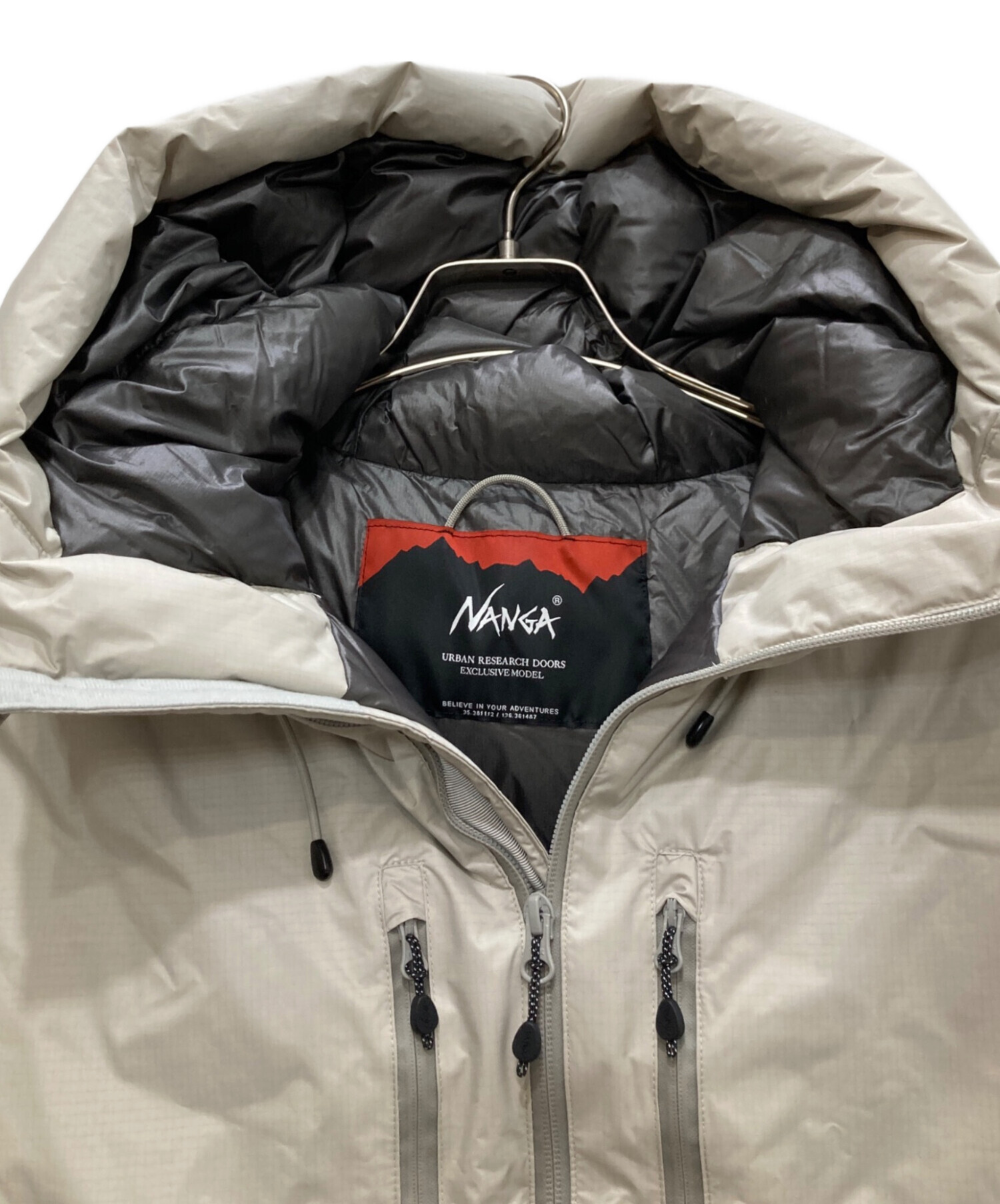 美品ナンガ×アーバンリサーチドアーズオーロラテックスフーテッドダウンパーカ白F 別注』NANGA×DOORS AURORA TEX DOWN PARKA（ダウンジャケット/コート