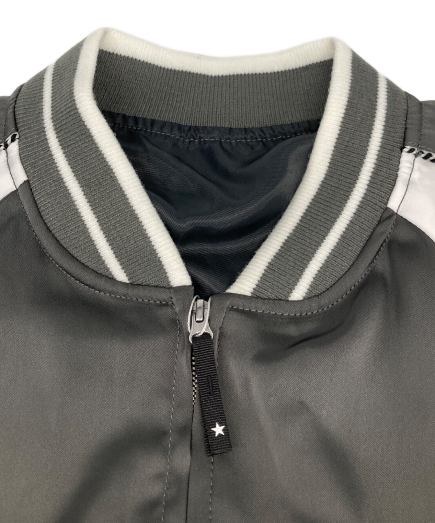 CONVERSE TOKYO SOUVENIR JACKET オリーブ CONVERSE TOKYO SOUVENIR JACKET オリーブ