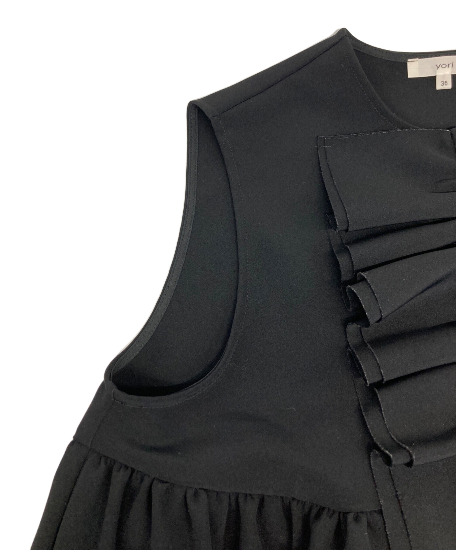中古・古着通販】yori (ヨリ) ダブルクロスフリルジレ ブラック サイズ