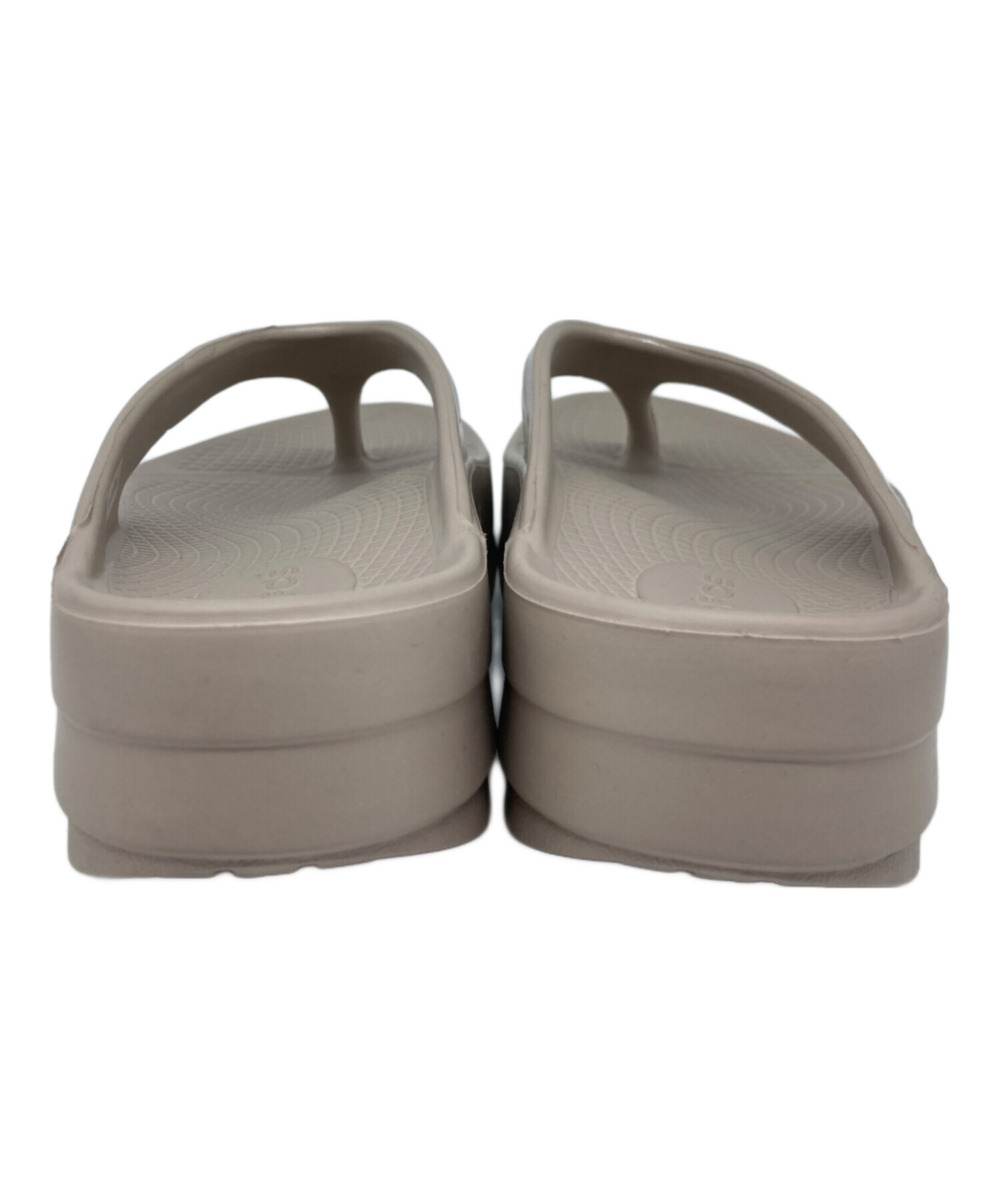 中古・古着通販】OOFOS (ウーフォス) 厚底サンダル ベージュ サイズ:38