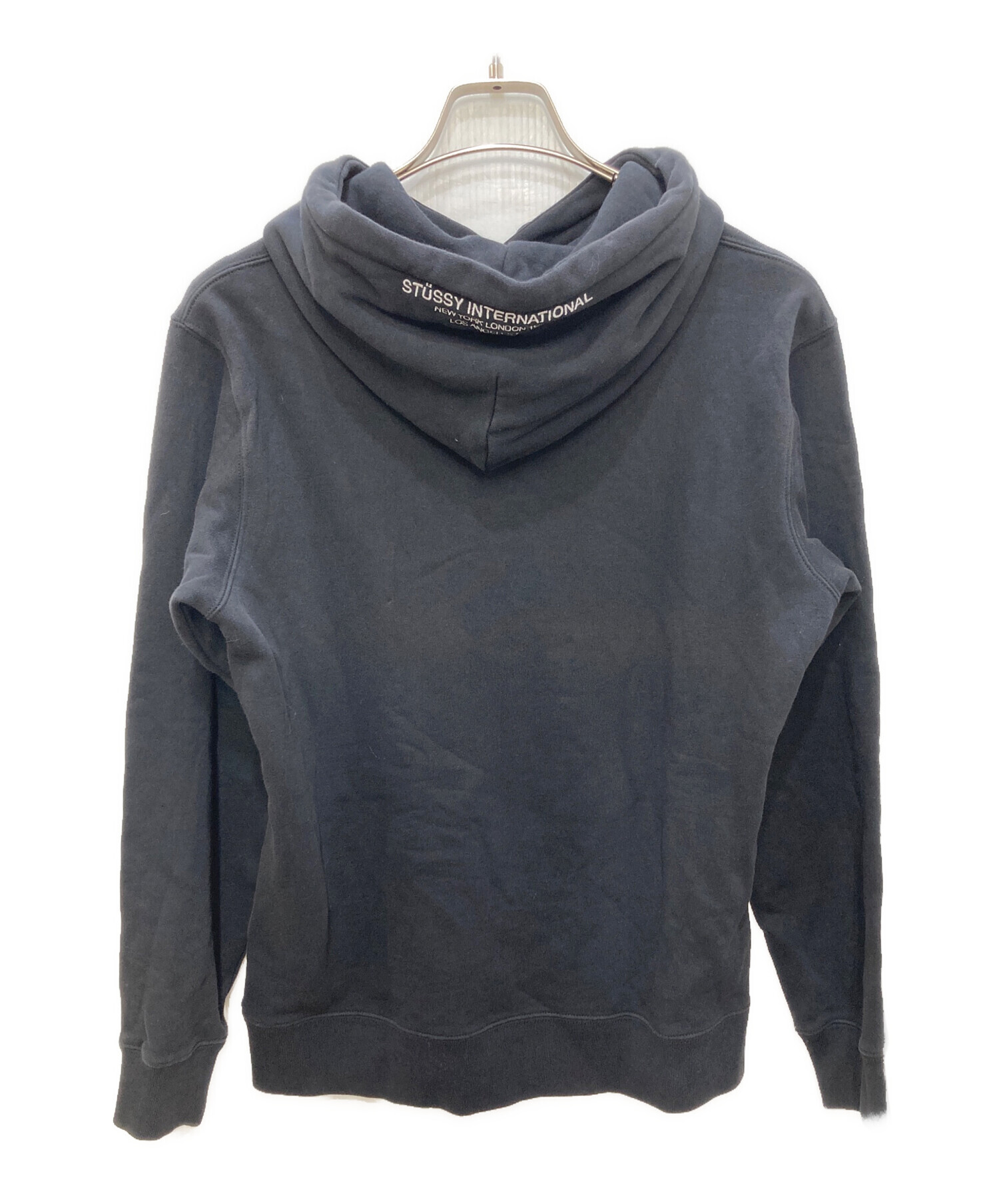 【トレンド人気】ステューシー スゥイングトップ 刺繍ロゴ 中古・古着通販】stussy (ステューシー) ロゴ刺繍パーカー ブラック