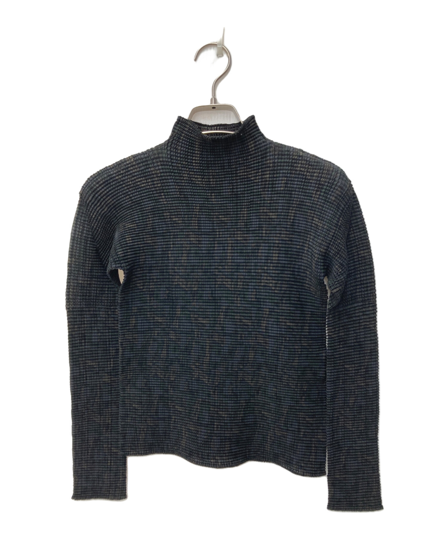 ISSEY MIYAKE WHITE LABEL 長袖 プリーツトップス 中古・古着通販】ISSEY MIYAKE WHITE LABEL (イッセイミヤケホワイト