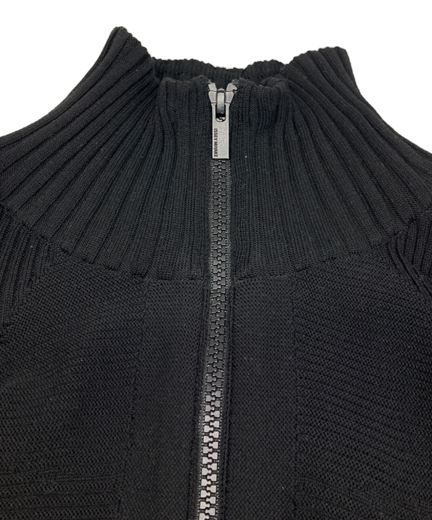中古・古着通販】ISSEY MIYAKE (イッセイミヤケ) ジップアッププリーツ