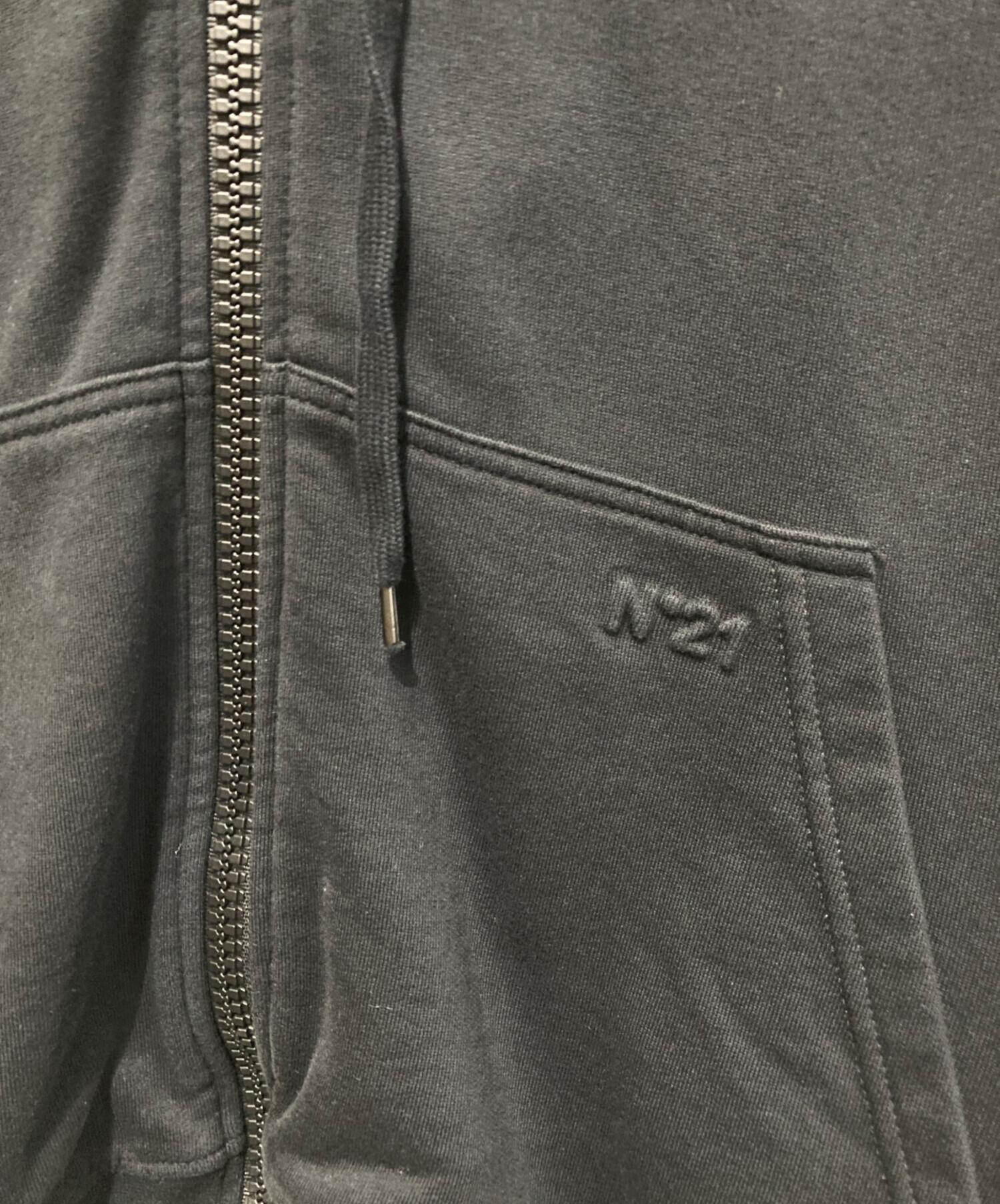 中古・古着通販】N°21 NUMERO VENTUNO (ヌメロヴェントゥーノ) フード 