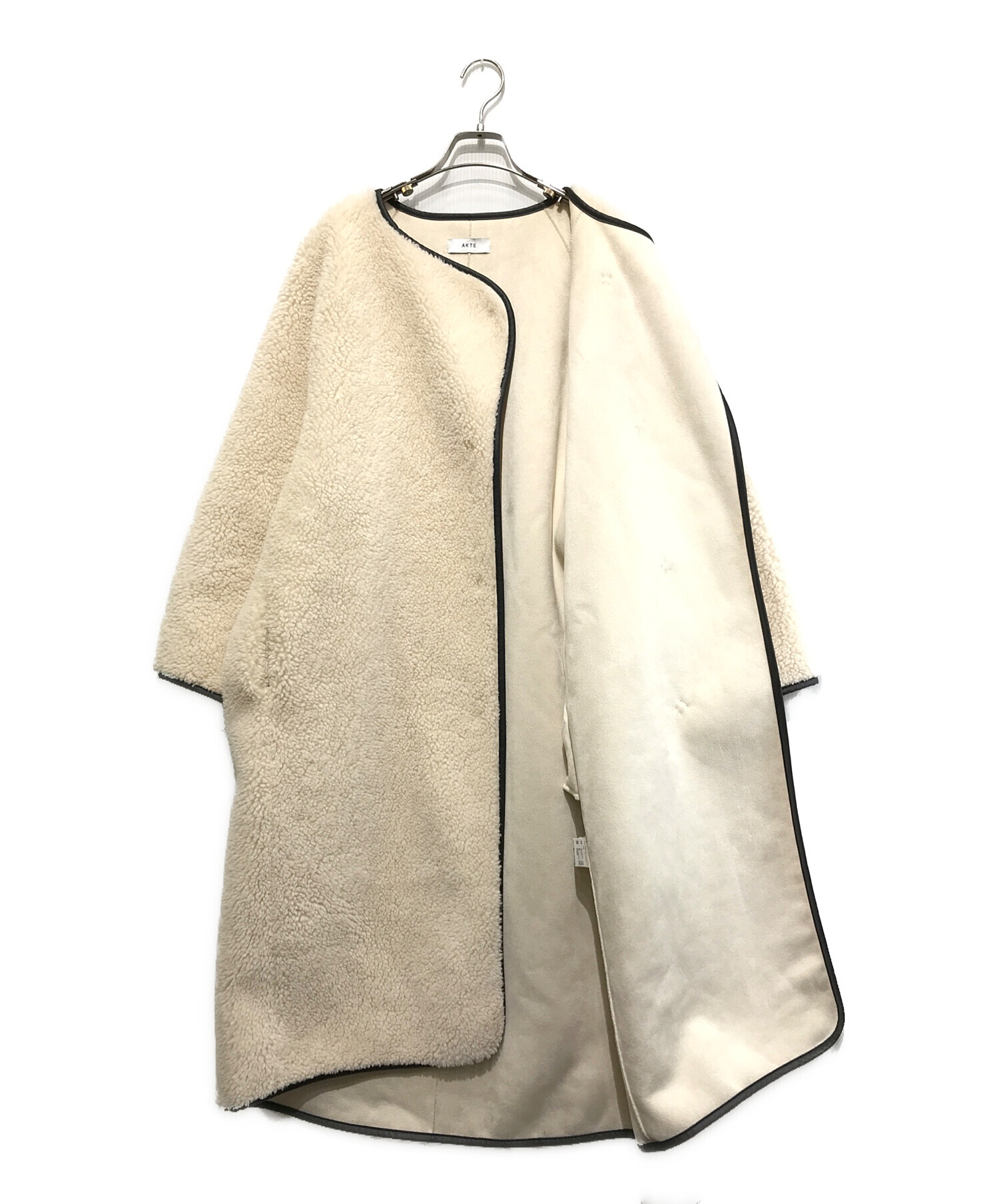 中古・古着通販】AKTE (アクテ) パイピングロングボアコート