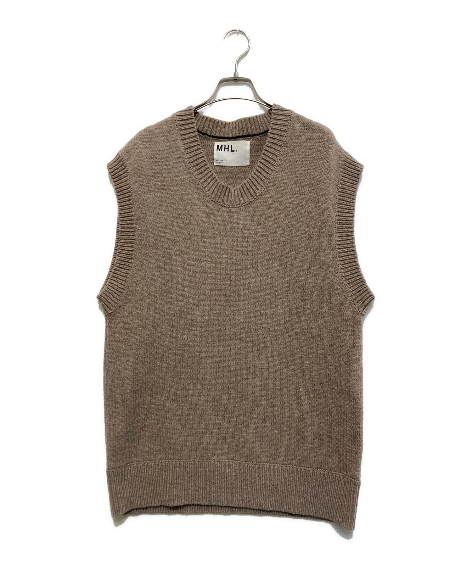 【23AW✨】MHL. ウールリブ ニットベスト Vネック ベージュ M 中古・古着通販】MHL (エムエイチエル) ウールニットベスト ベージュ