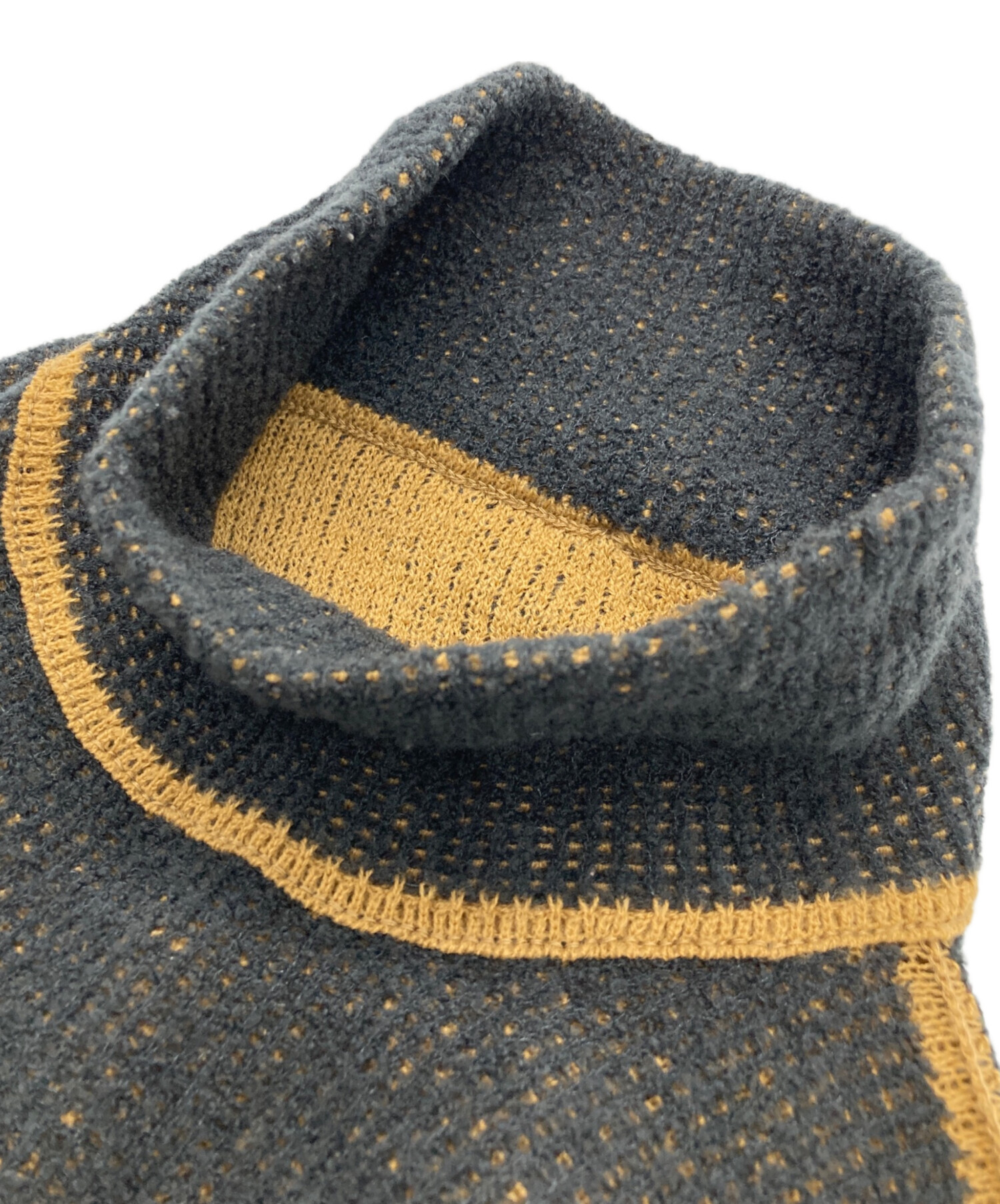 中古・古着通販】ISSEY MIYAKE (イッセイミヤケ) 裾スリットハイネック