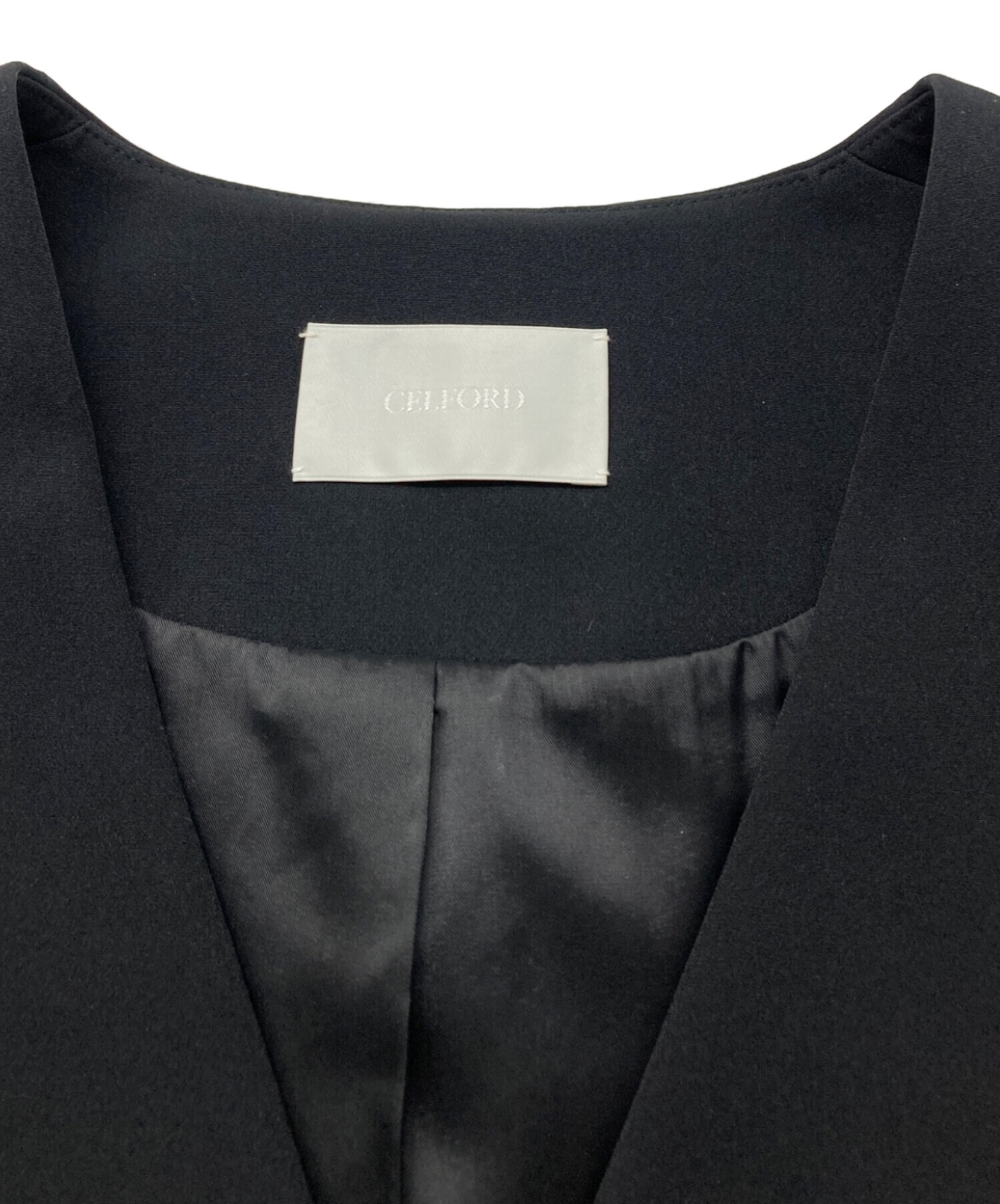 CELFORD フリルスリーブジレ　ブラック CELFORD - ♡様専用 新品タグつき⭐︎セルフォード フリルスリーブジレ