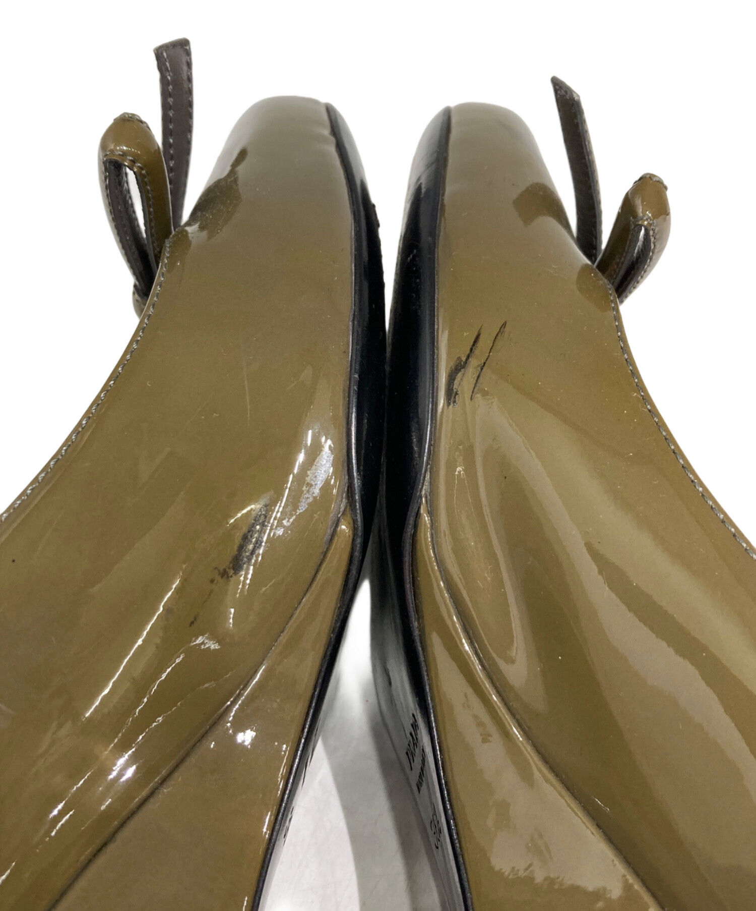 中古・古着通販】PRADA (プラダ) エナメルパンプス カーキ サイズ:36 1