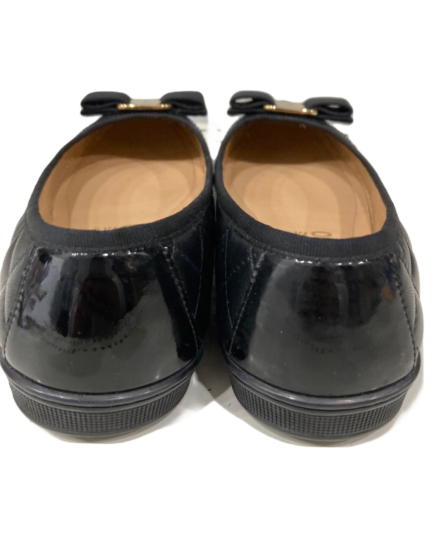 美品 フェラガモ 8.5 フラット　ヴァラ キルティング 黒　大きいサイズ 中古・古着通販】Salvatore Ferragamo (サルヴァトーレ フェラガモ