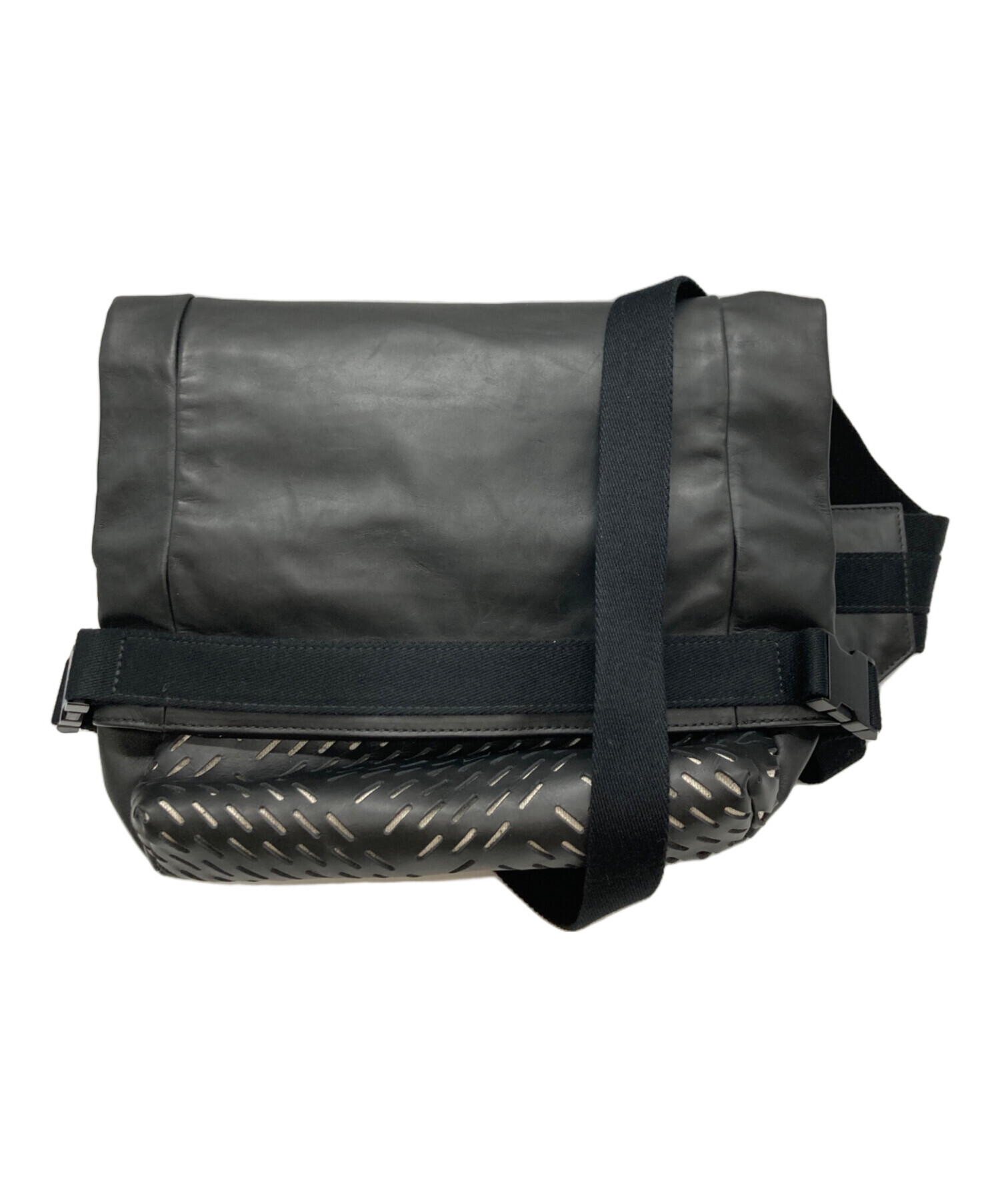 中古・古着通販】BOTTEGA VENETA (ボッテガベネタ) ボディーバッグ 